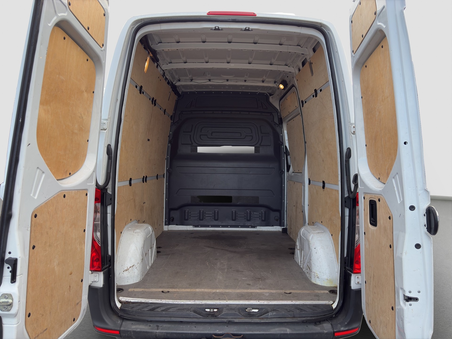 MERCEDES-BENZ Sprinter 311 CDI Standard FWD-image-14