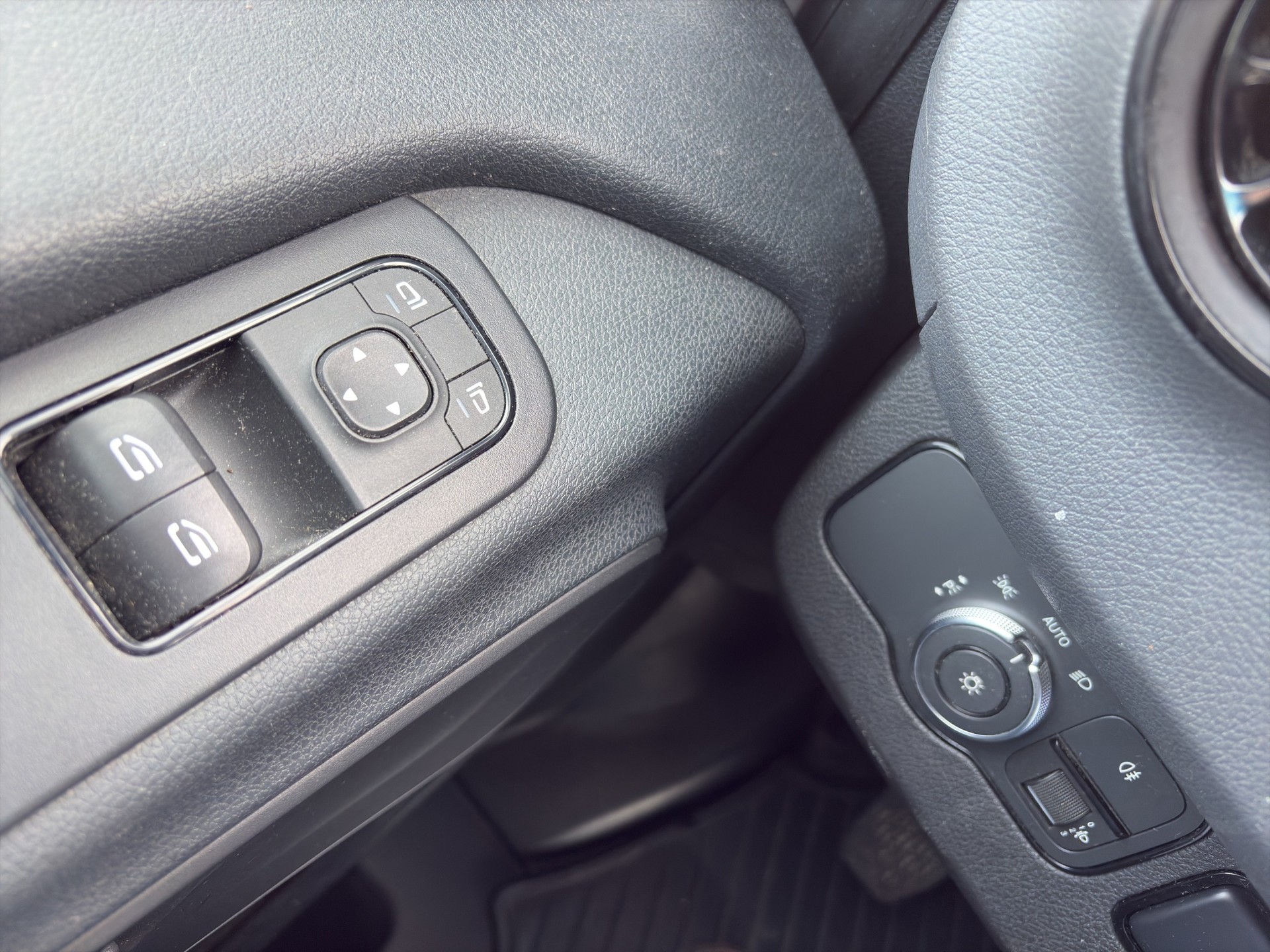 MERCEDES-BENZ Sprinter 311 CDI Standard FWD-image-15