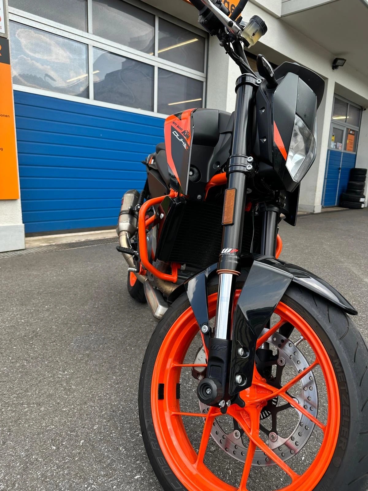 KTM 690 Duke R ABS-image-4