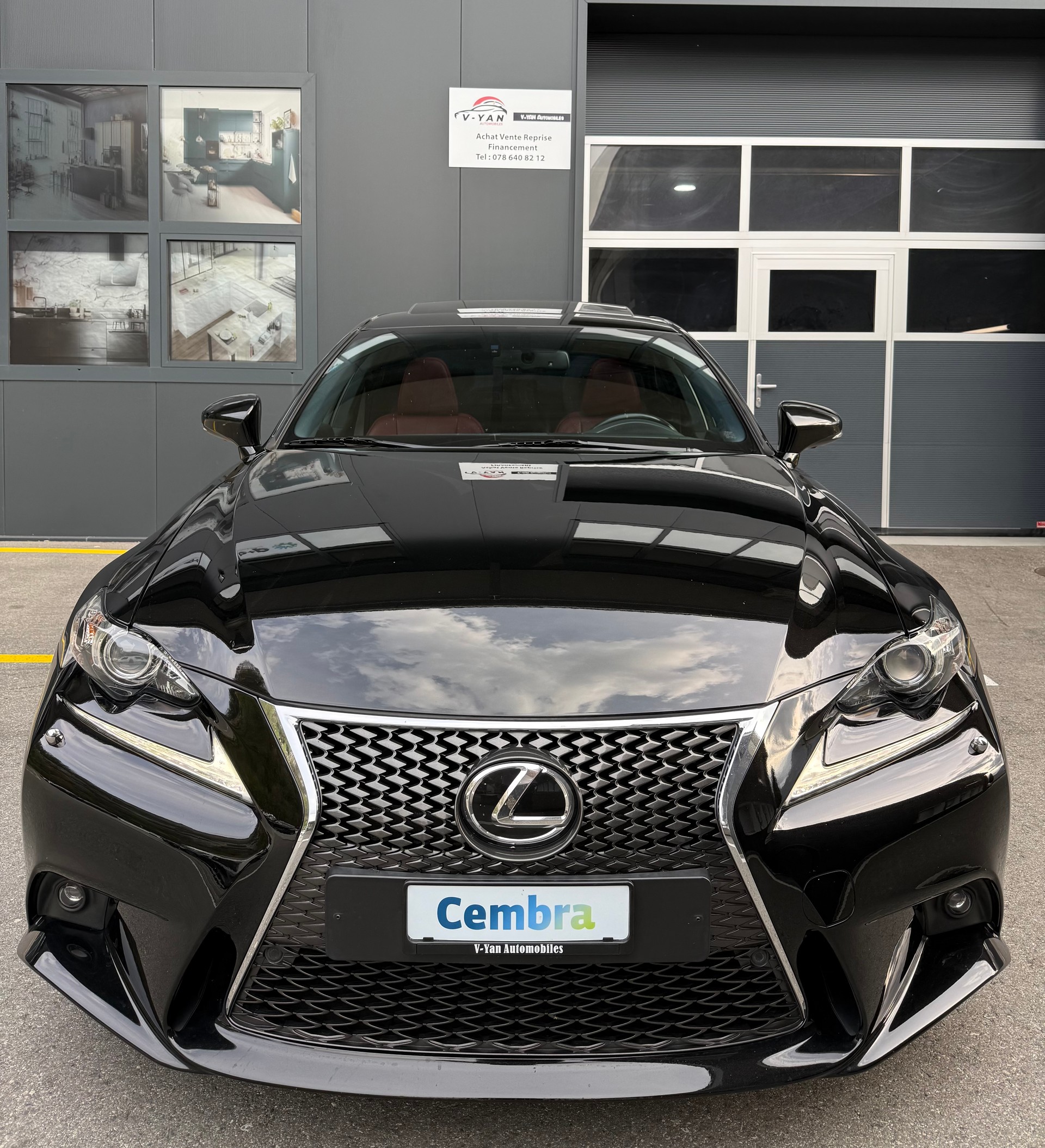 LEXUS IS 250 F-Sport Automatic-image-2