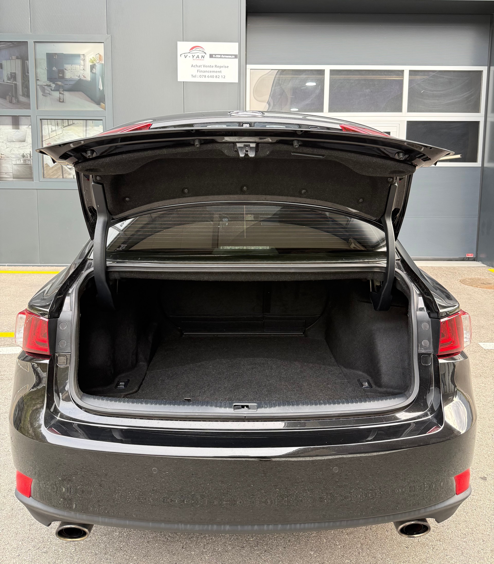 LEXUS IS 250 F-Sport Automatic-image-7