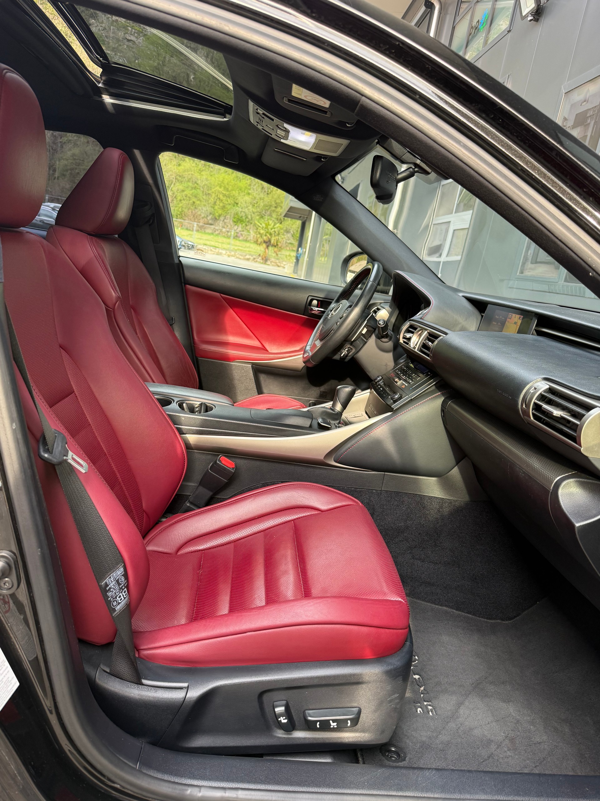 LEXUS IS 250 F-Sport Automatic-image-10