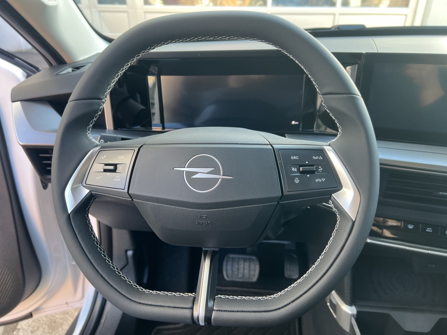 OPEL Frontera 1.2 T HEV 145 GS-image-11