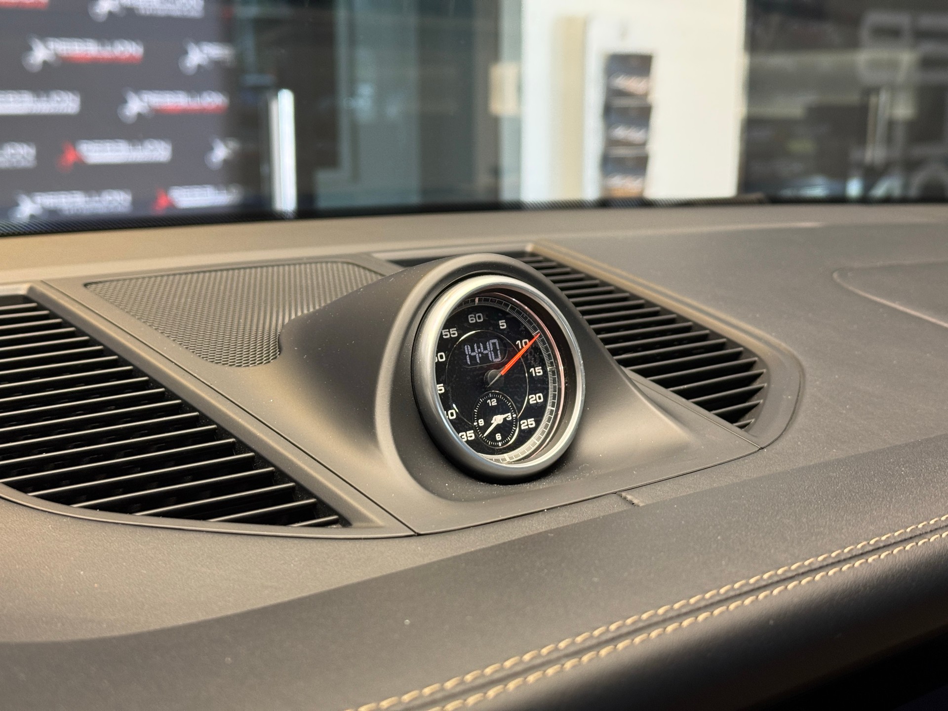 PORSCHE Macan S PDK-image-15