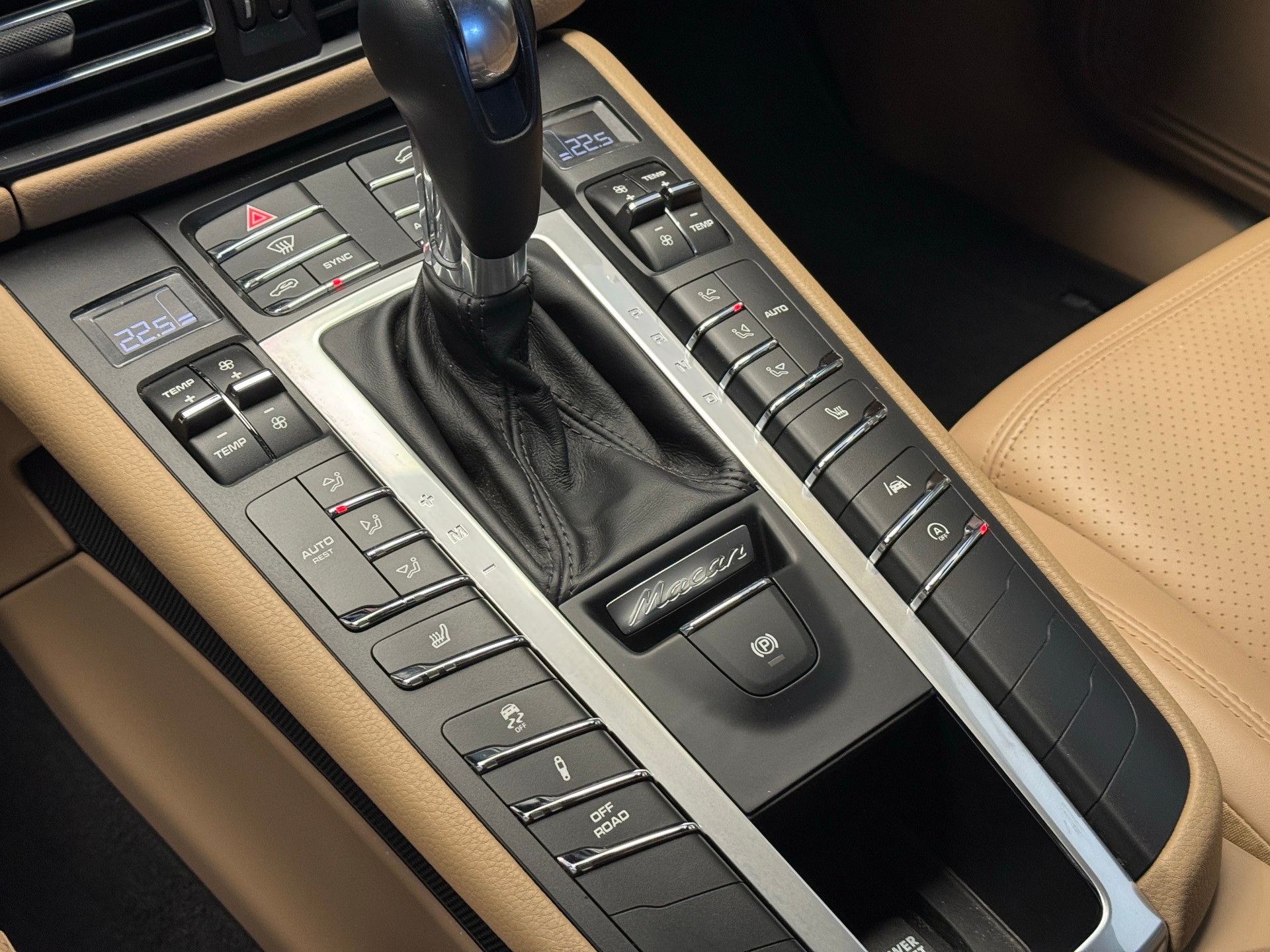 PORSCHE Macan S PDK-image-13
