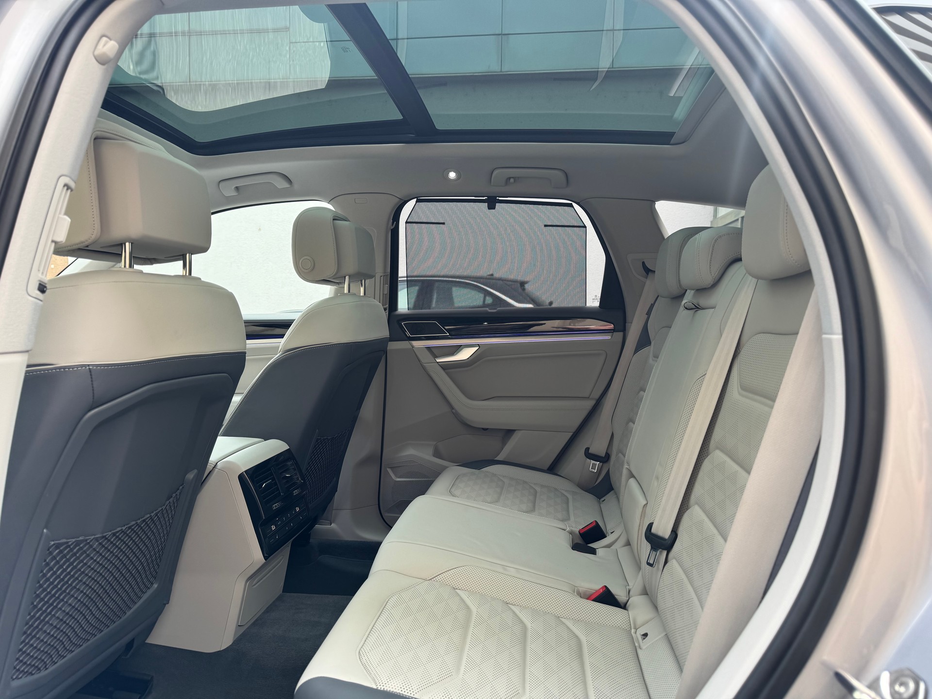 VW Touareg 4.0 V8 TDI R-Line Tiptronic*Standheizung*AHK*-image-8
