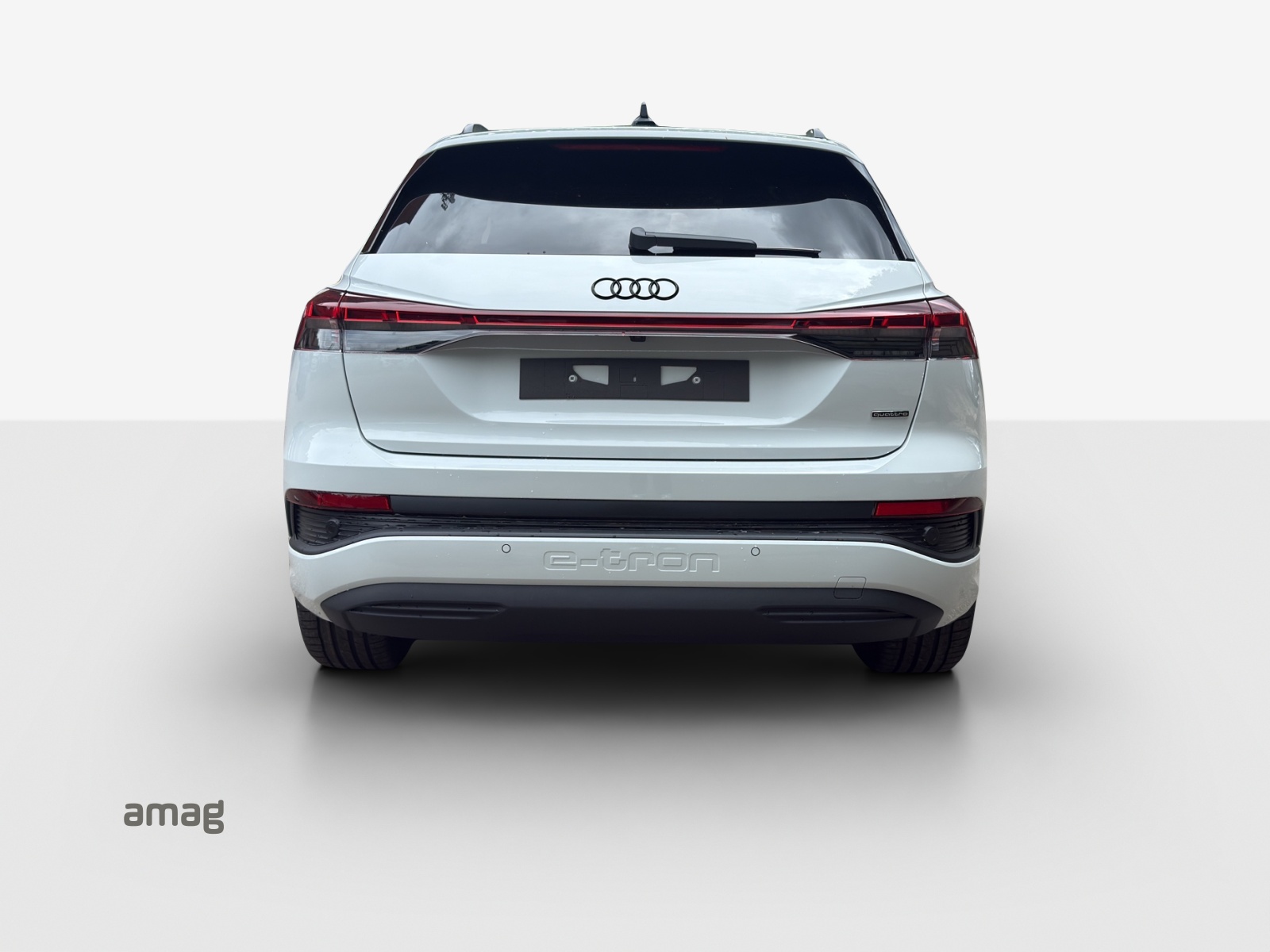 AUDI Q4 e-tron 45 Edition Swiss Ski quattro-showroom-element-3
