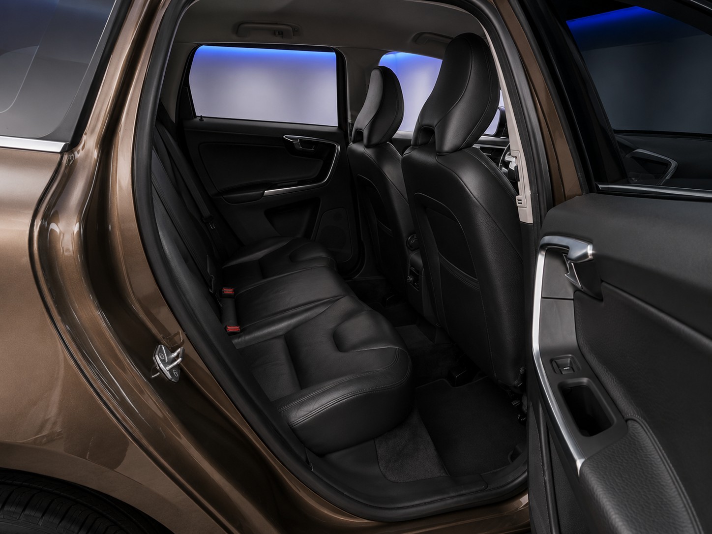 VOLVO XC60 D5 AWD OceanRace Geartronic-image-10