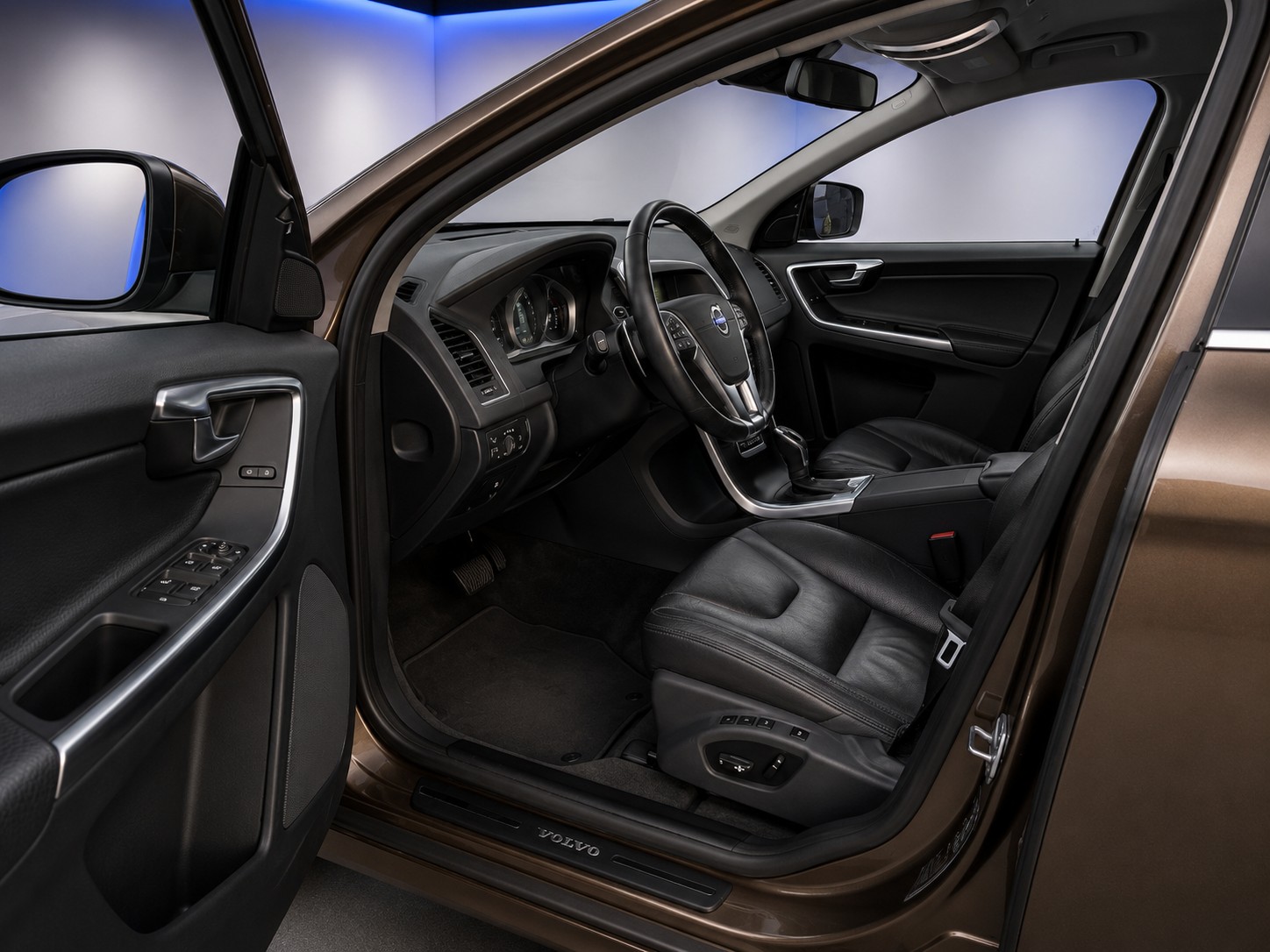 VOLVO XC60 D5 AWD OceanRace Geartronic-image-8