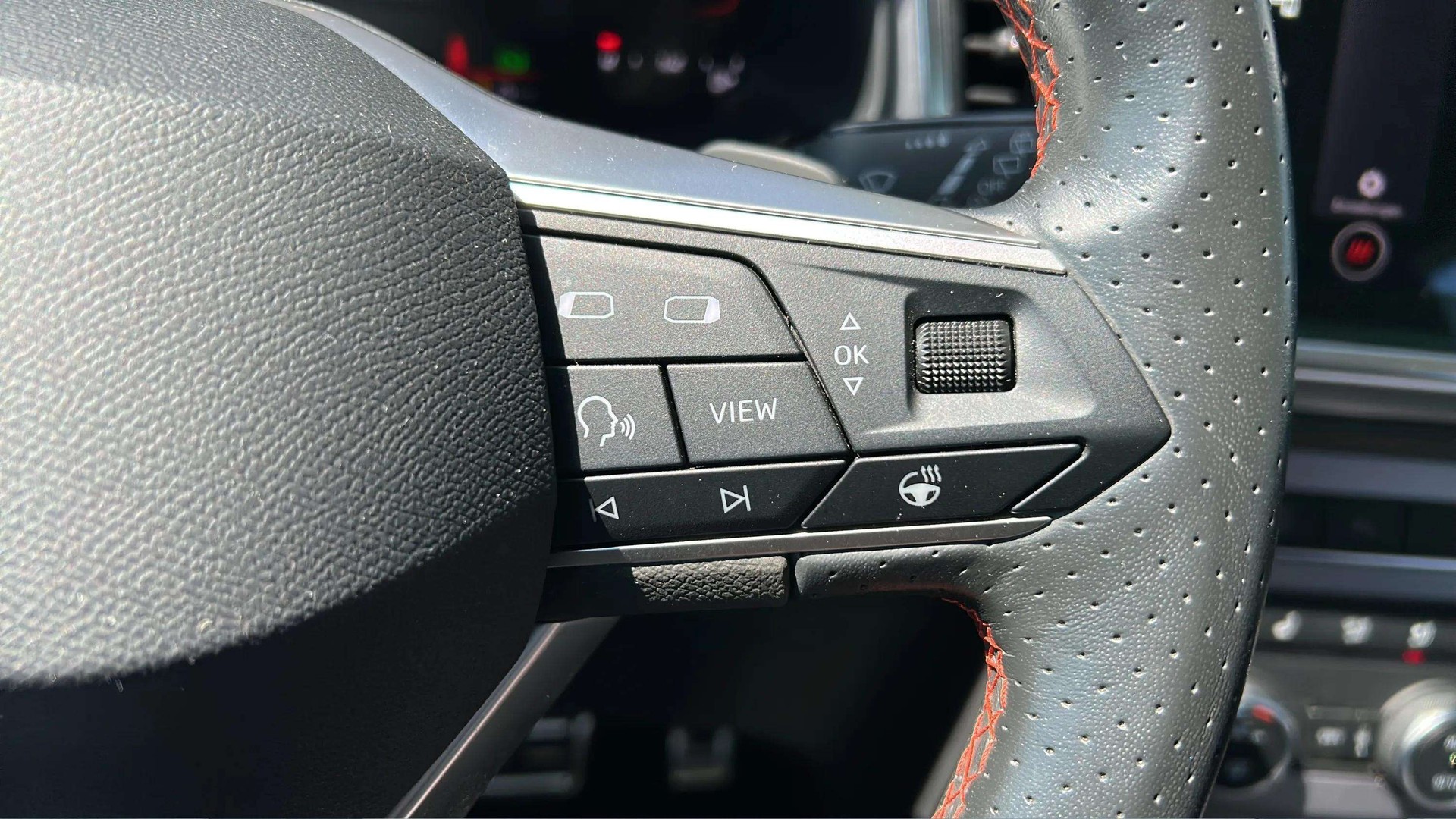 SEAT Ateca 1.5 TSI EVO DSG FR mit AHK & Rückfahrkamera + Werksgarantie-image-23
