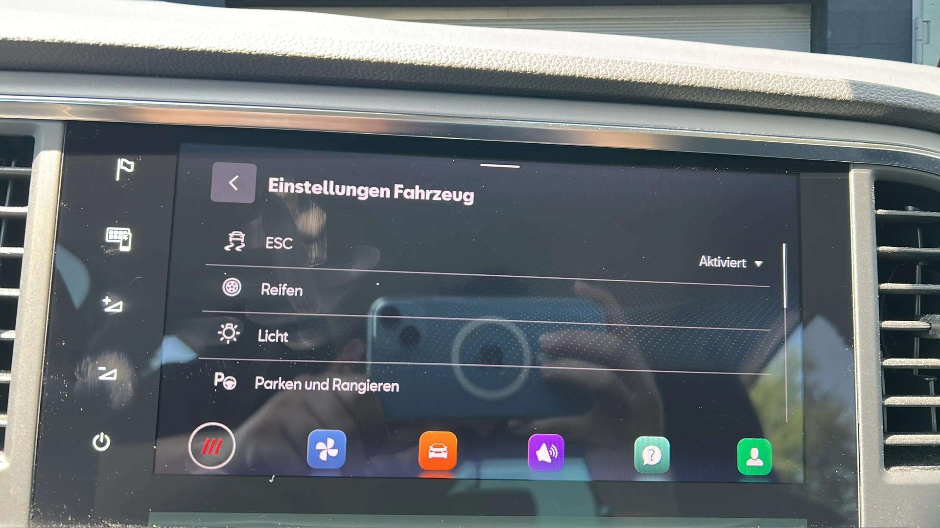 SEAT Ateca 1.5 TSI EVO DSG FR mit AHK & Rückfahrkamera + Werksgarantie-image-17