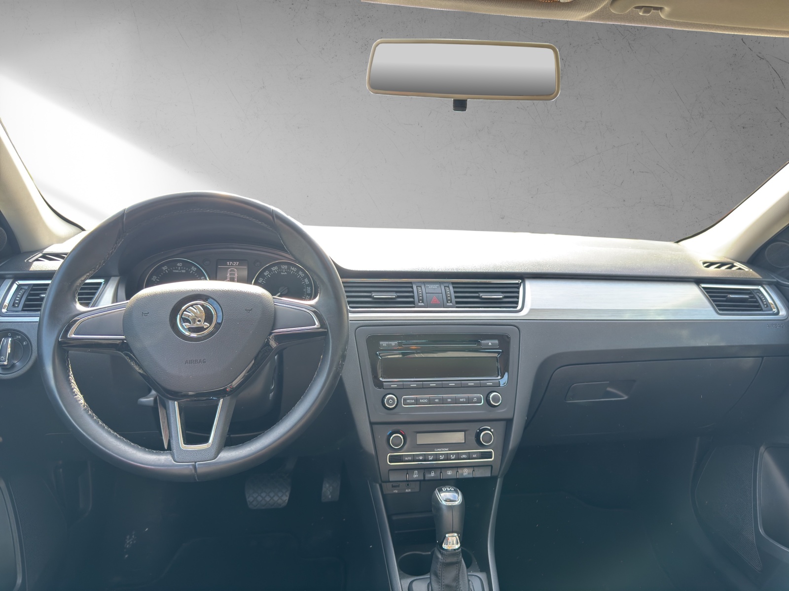 SKODA Rapid Spaceback 1.4 TSI Ambition DSG-image-9