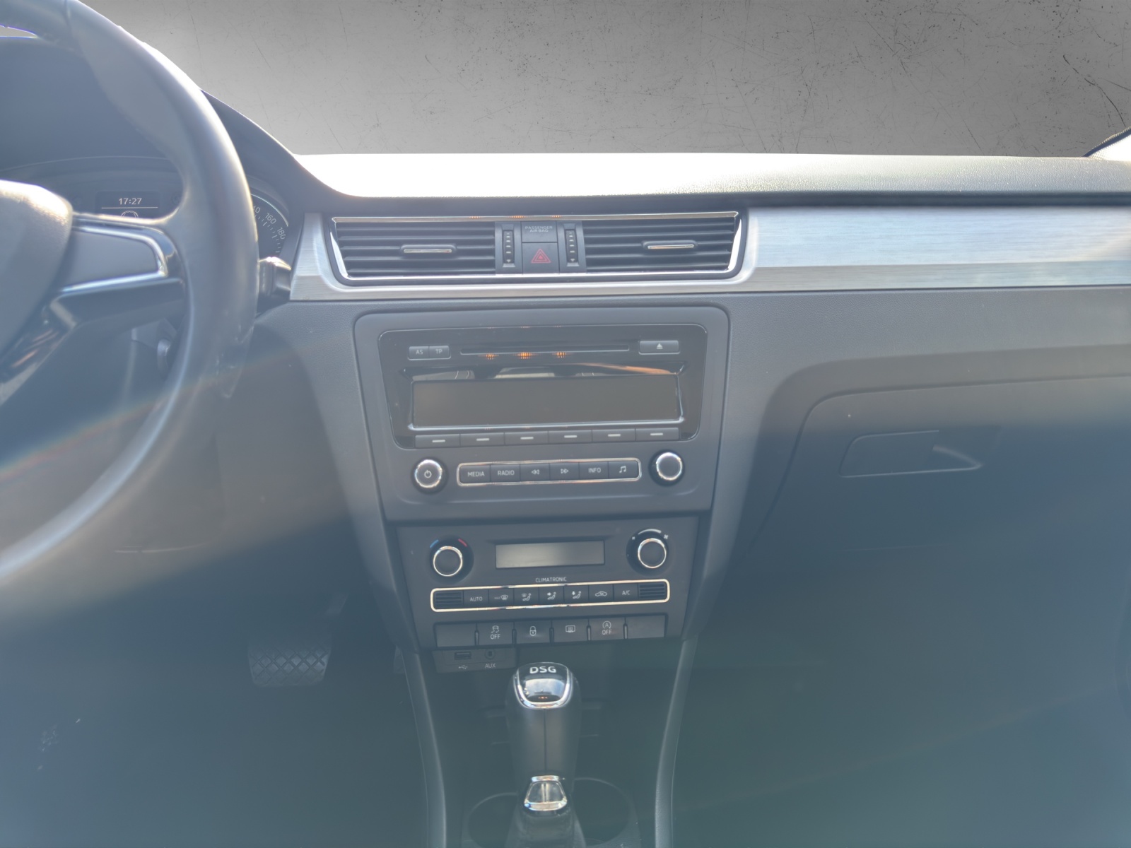 SKODA Rapid Spaceback 1.4 TSI Ambition DSG-image-10