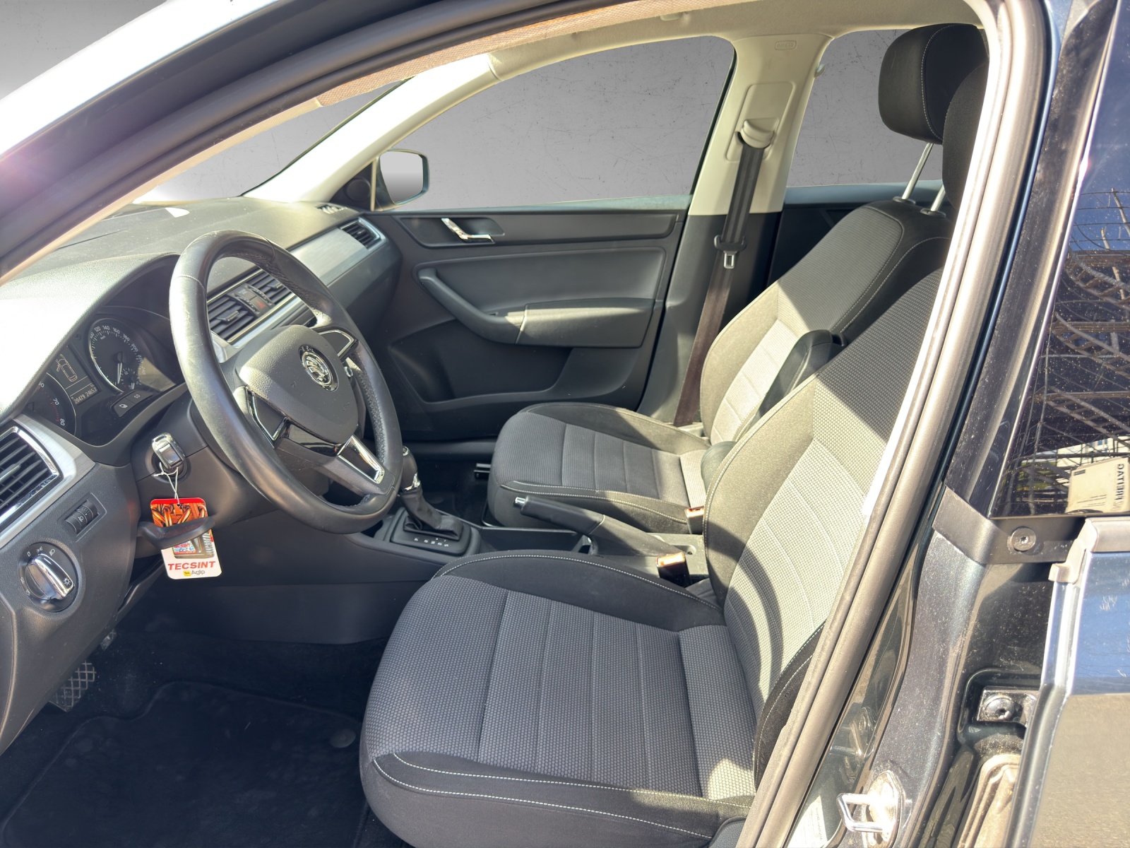 SKODA Rapid Spaceback 1.4 TSI Ambition DSG-image-8