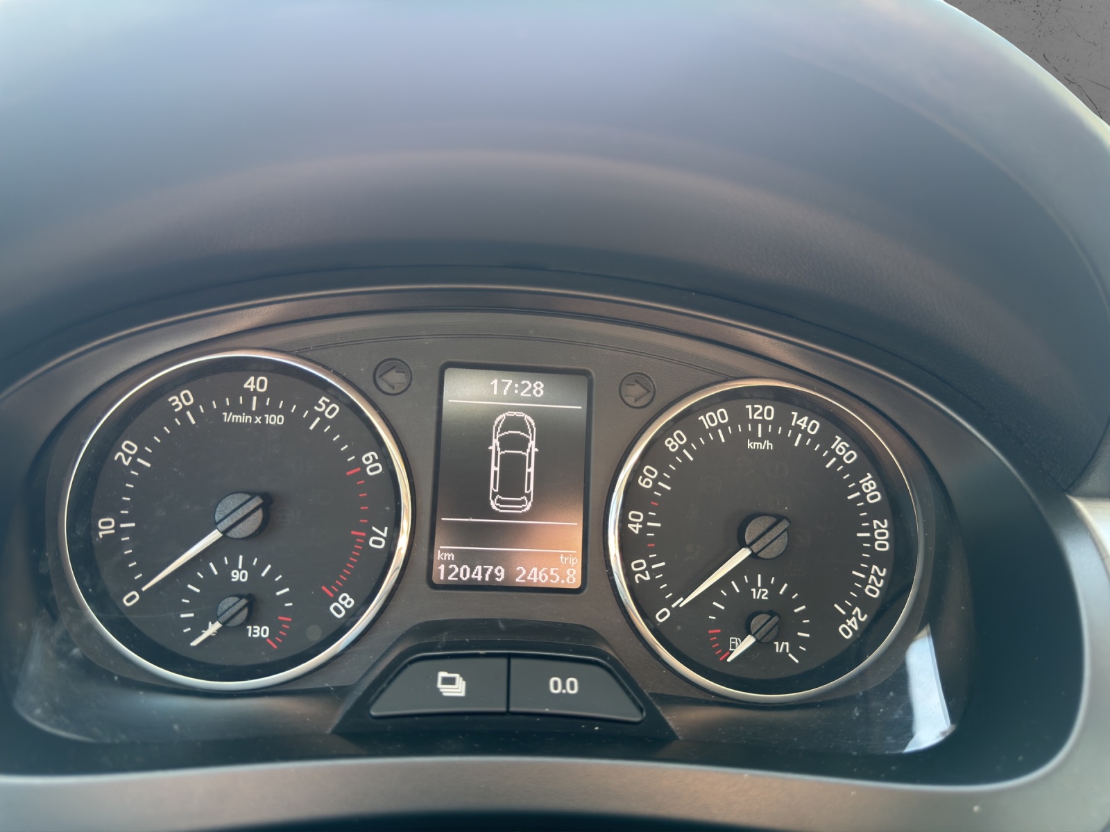 SKODA Rapid Spaceback 1.4 TSI Ambition DSG-image-13