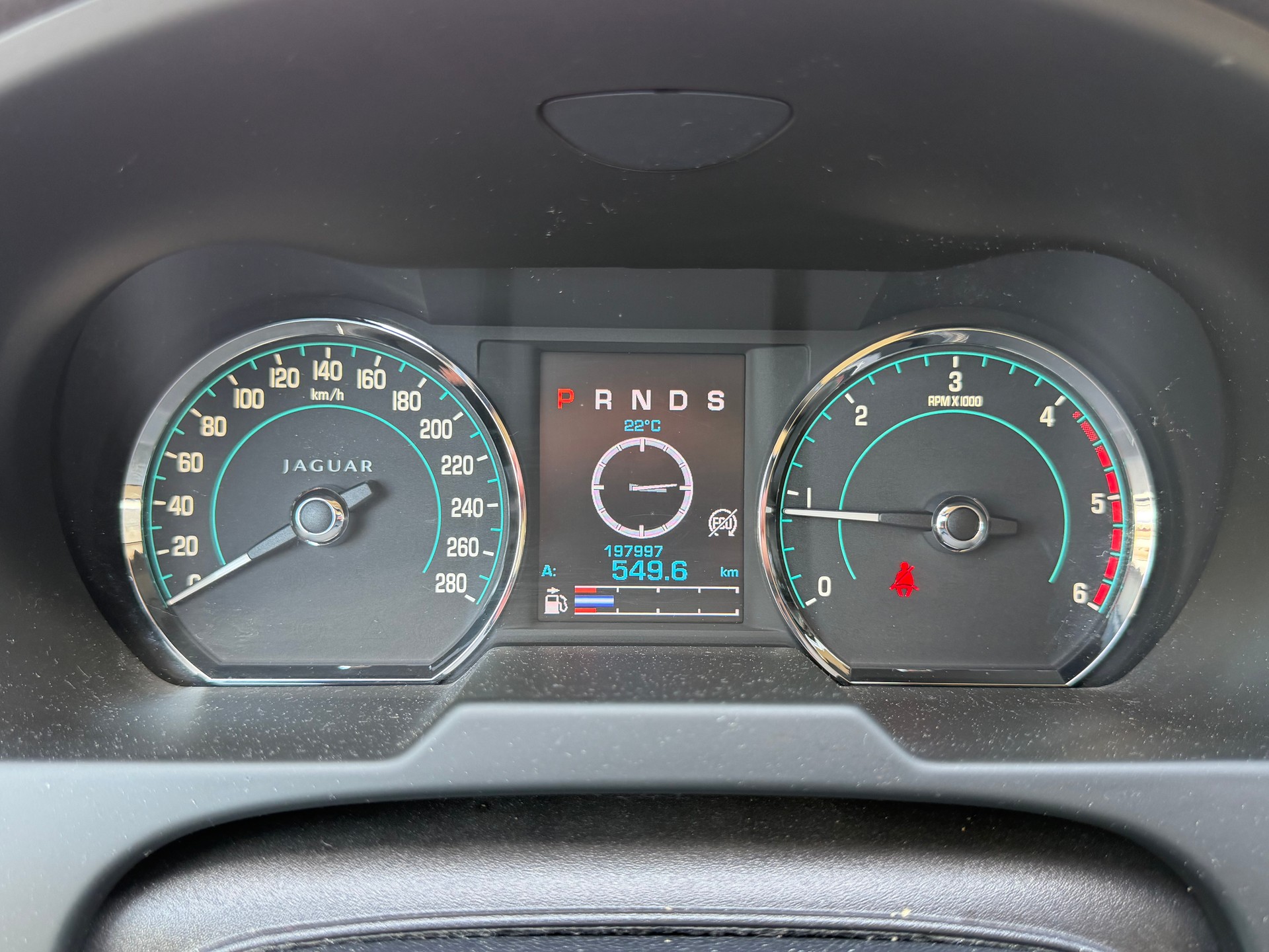 JAGUAR XF 3.0d V6 Luxury-image-13