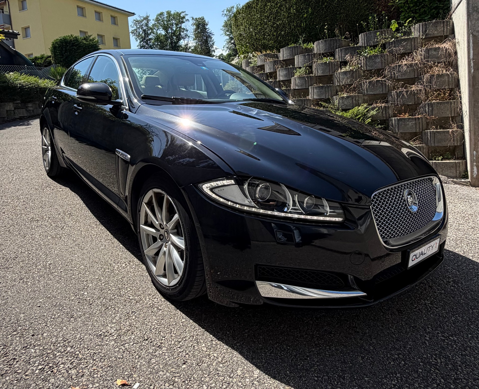 JAGUAR XF 3.0d V6 Luxury-image-1