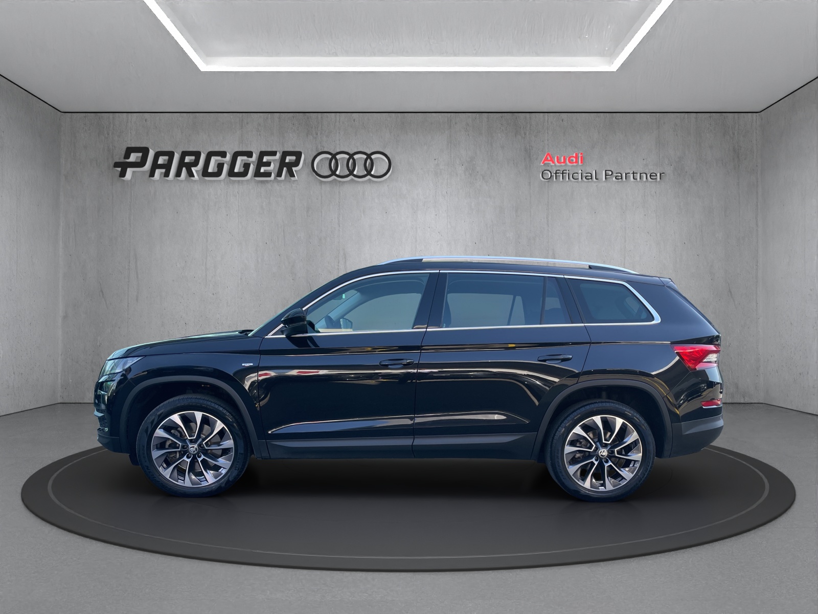 SKODA Kodiaq 2.0 TSI DSG Drive 4x4-showroom-element-2