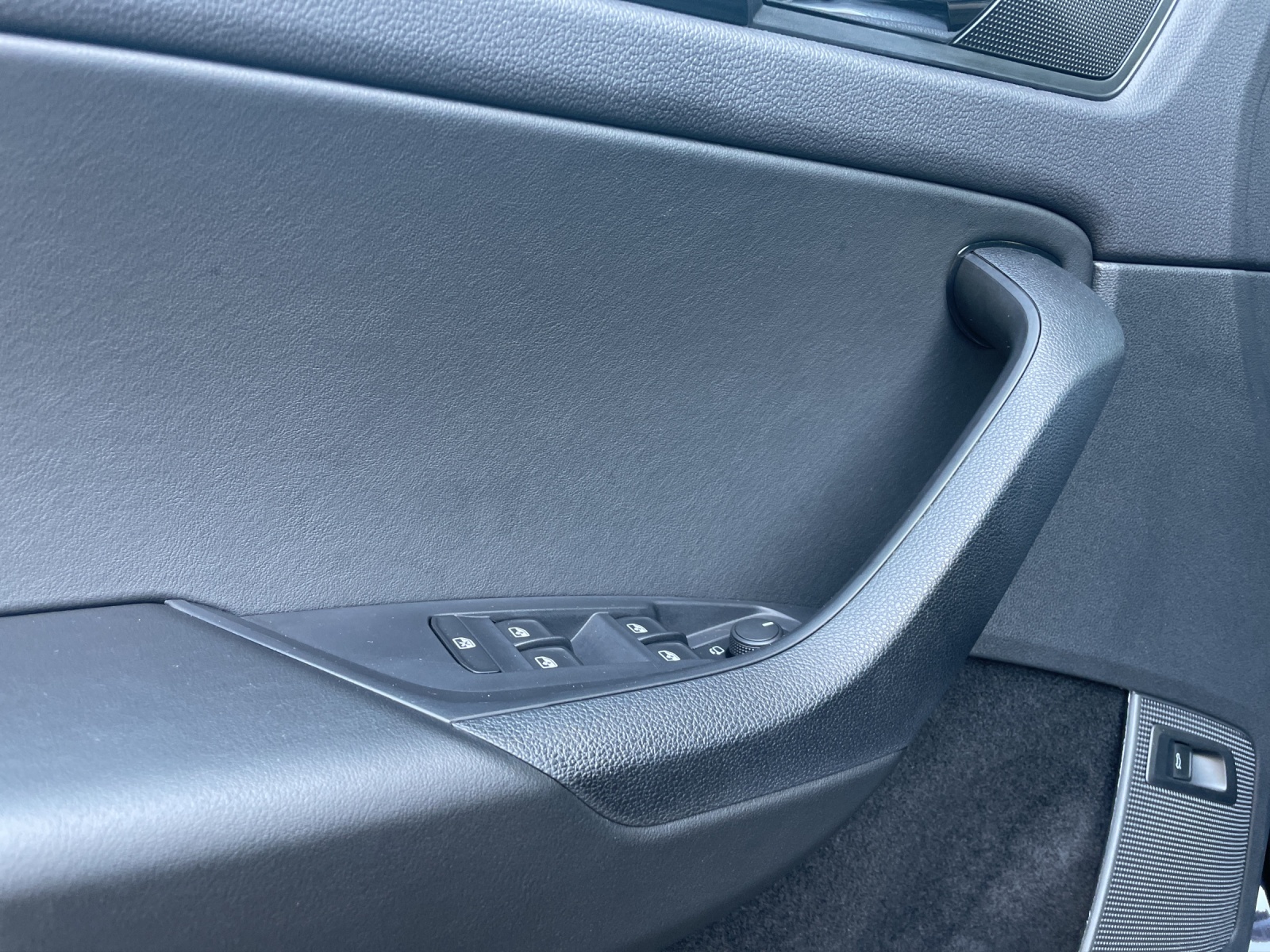 SKODA Kodiaq 2.0 TSI DSG Drive 4x4-image-8