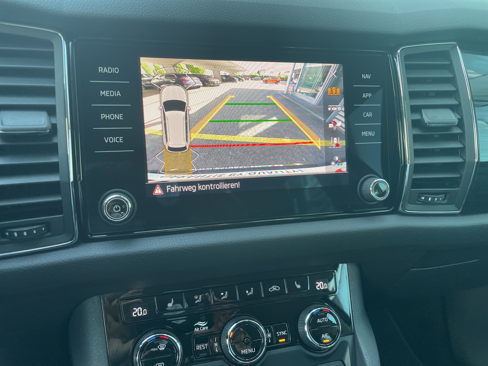 SKODA Kodiaq 2.0 TSI DSG Drive 4x4-image-12
