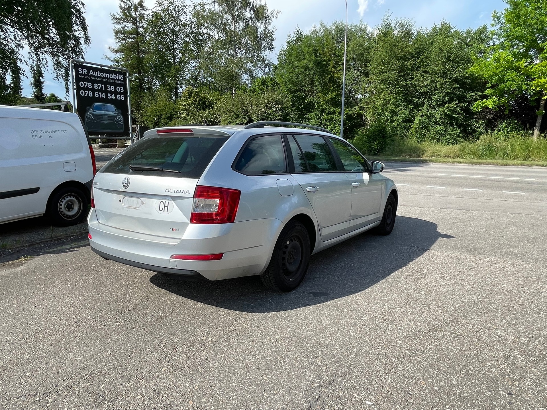 SKODA Octavia Combi 1.6 TDI Elegance 4x4-image-4