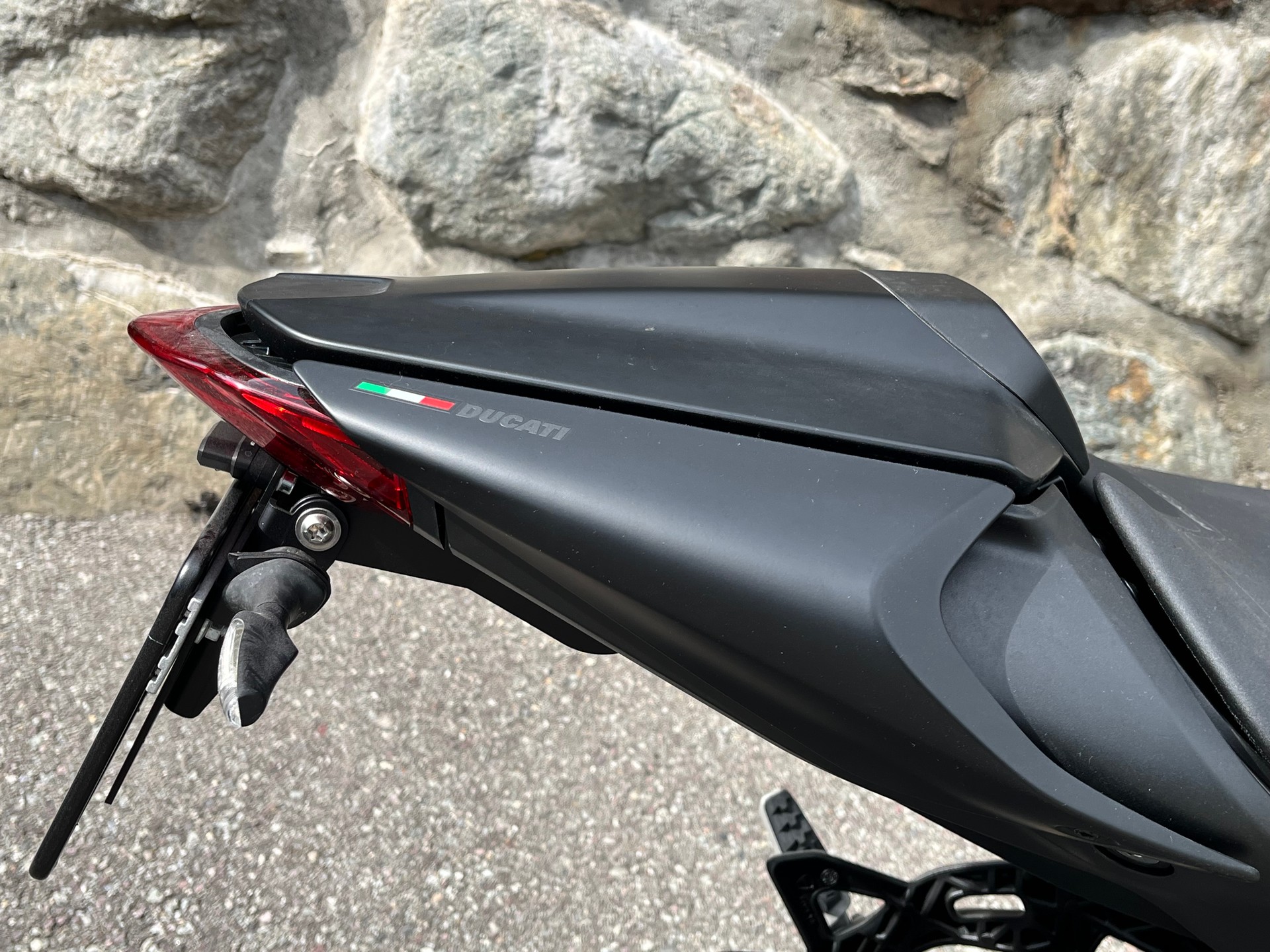 DUCATI 4 jours ! Monster + 937 Dark Staealth-image-6