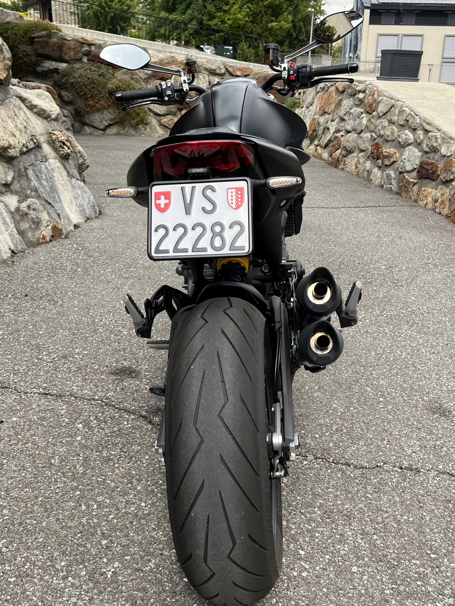 DUCATI 4 jours ! Monster + 937 Dark Staealth-image-9