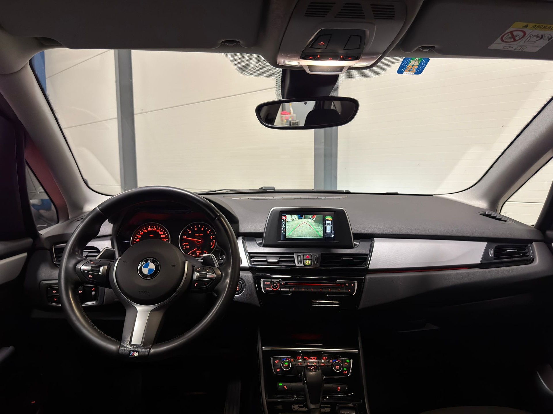 BMW 225i xDrive SAG Active Tourer-image-5