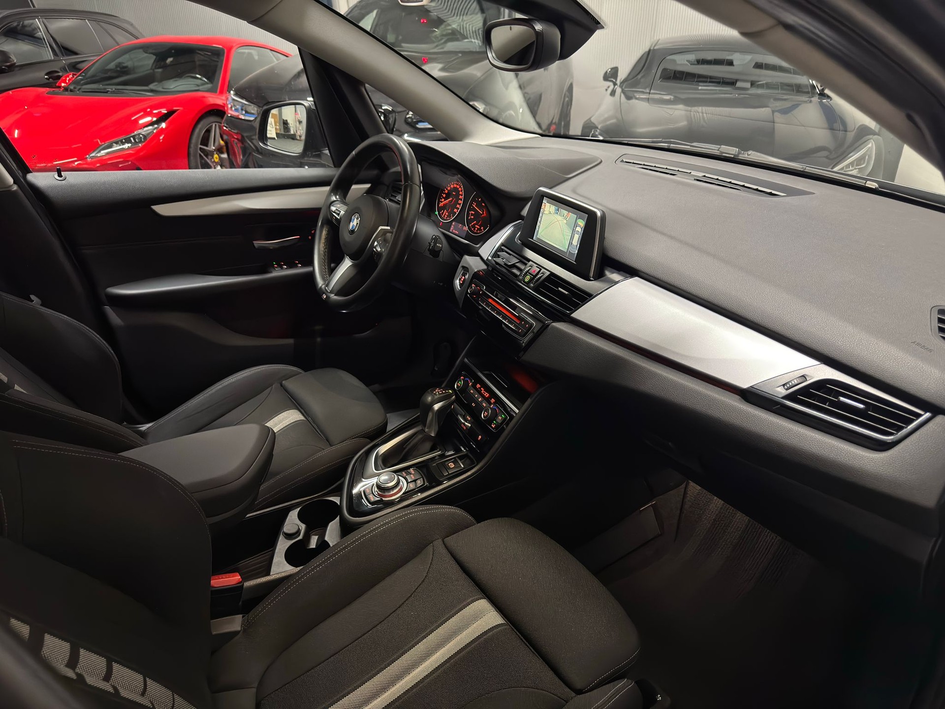 BMW 225i xDrive SAG Active Tourer-image-9