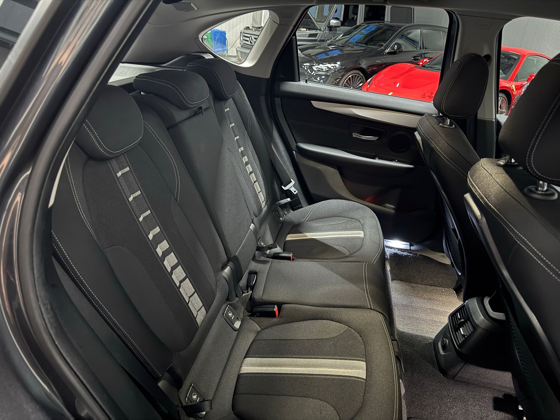 BMW 225i xDrive SAG Active Tourer-image-8