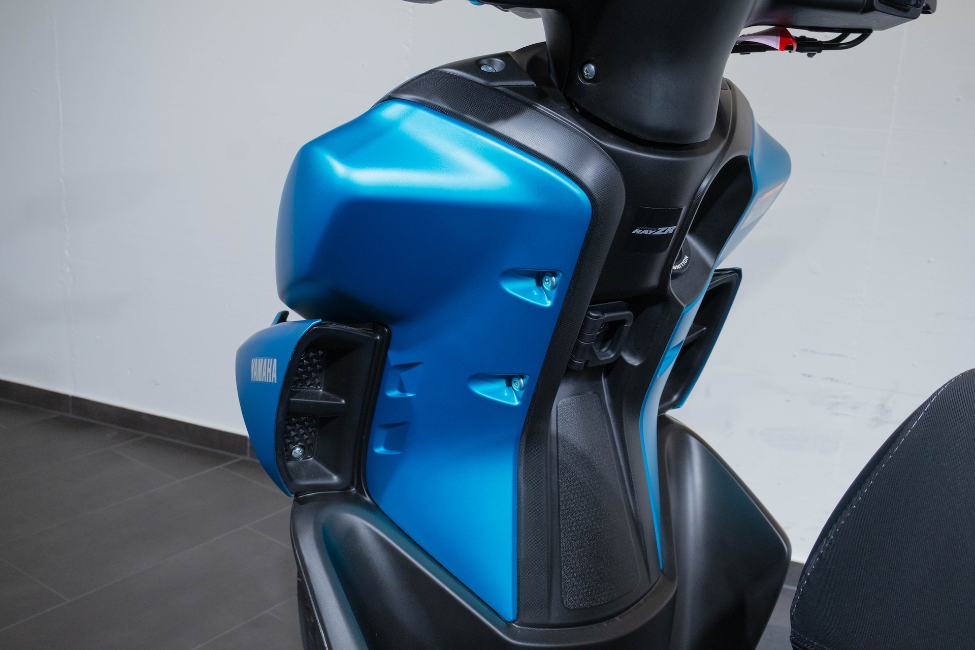 YAMAHA RayZR-image-9