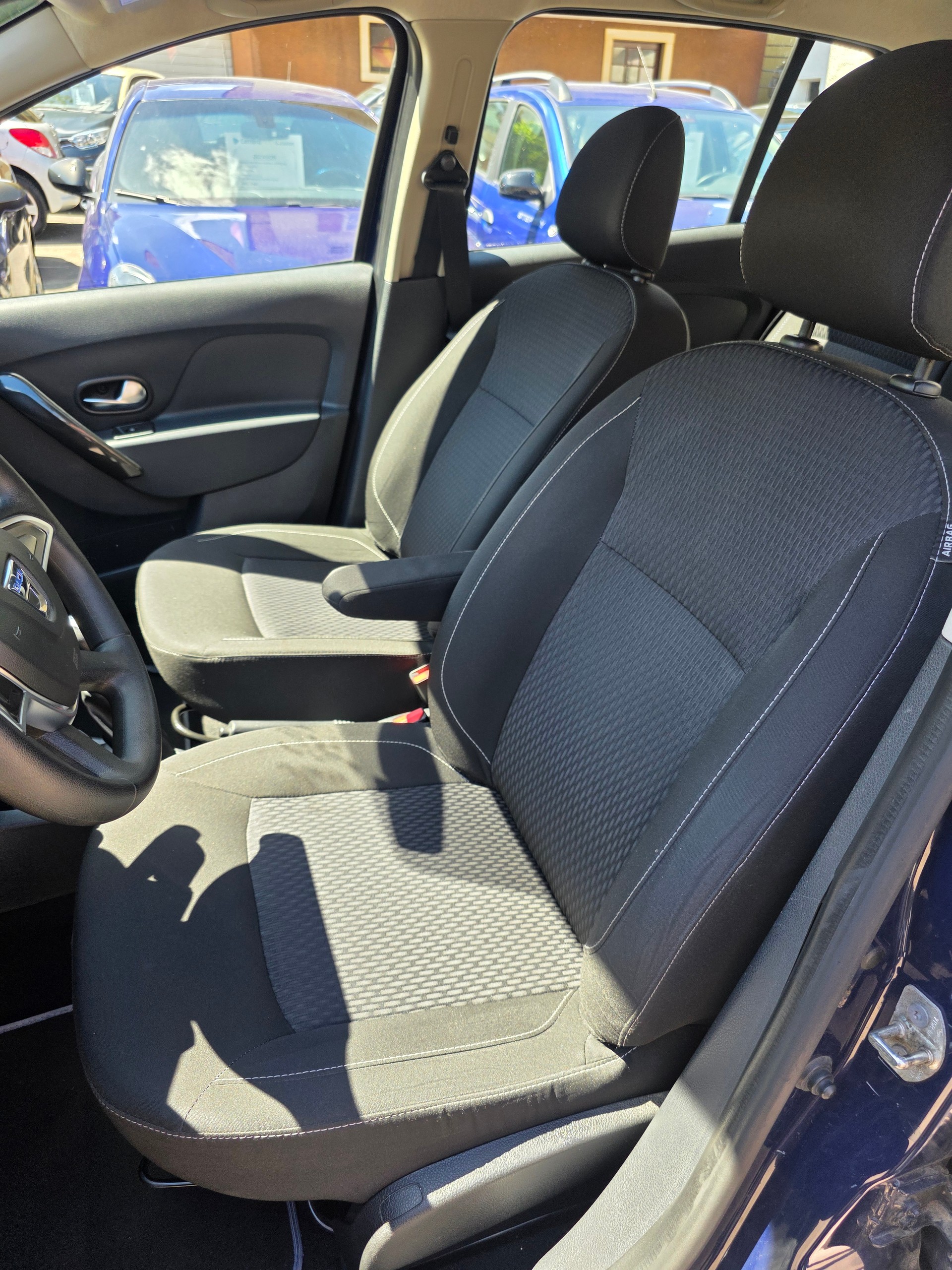 DACIA Sandero 1.0 Ambiance-image-10