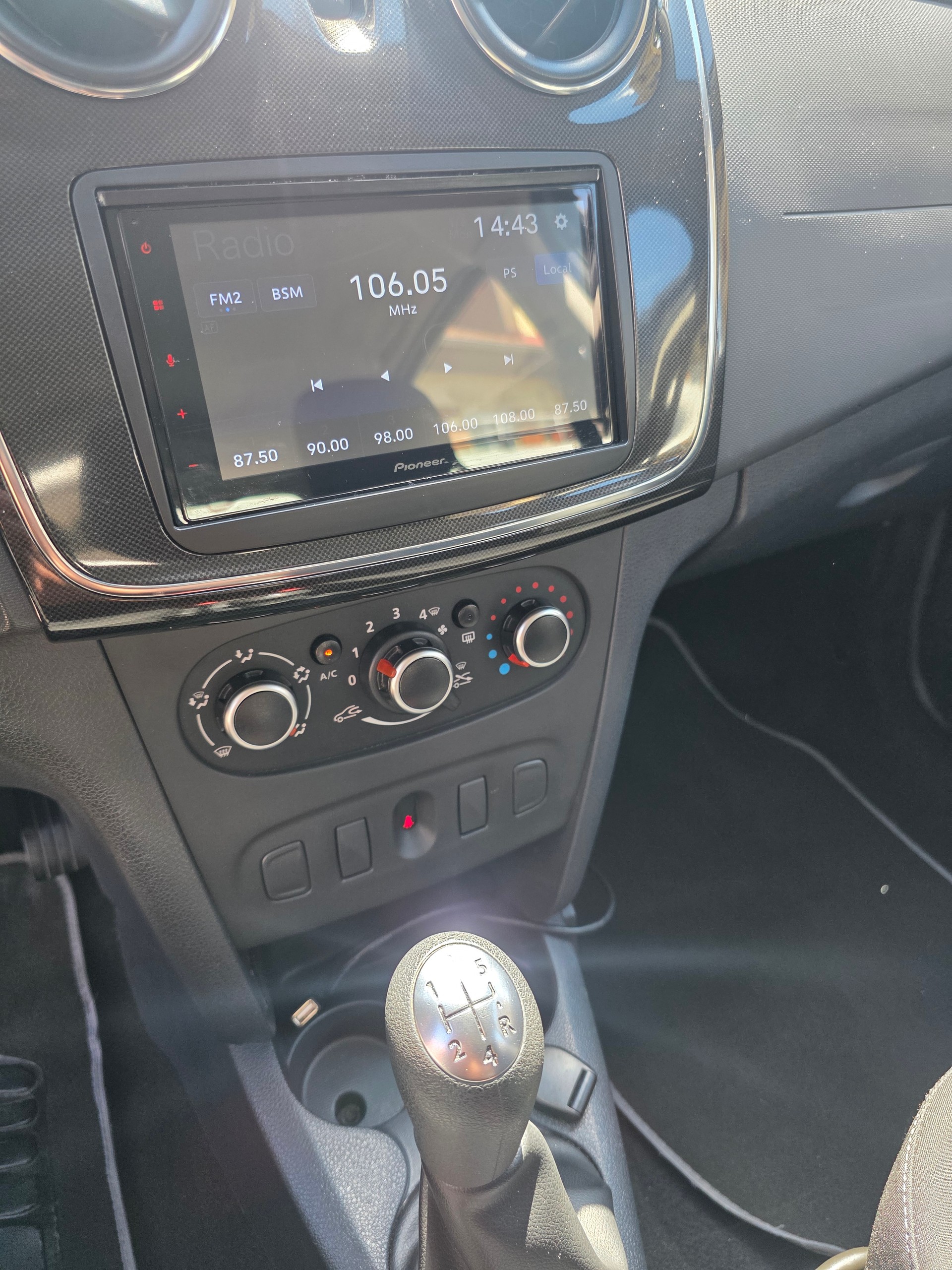 DACIA Sandero 1.0 Ambiance-image-8