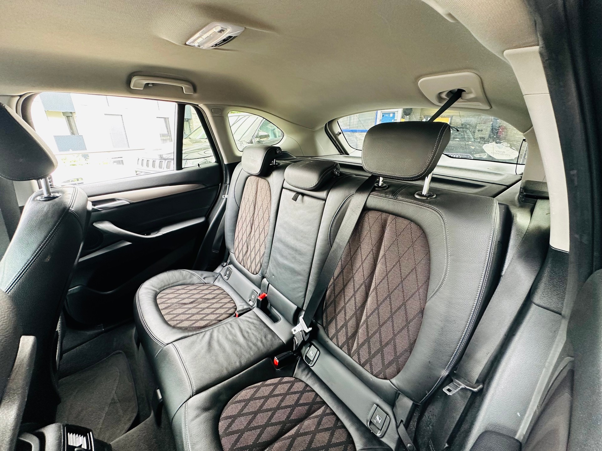 BMW X1 sDrive 18i xLine Steptronic DSK-image-8