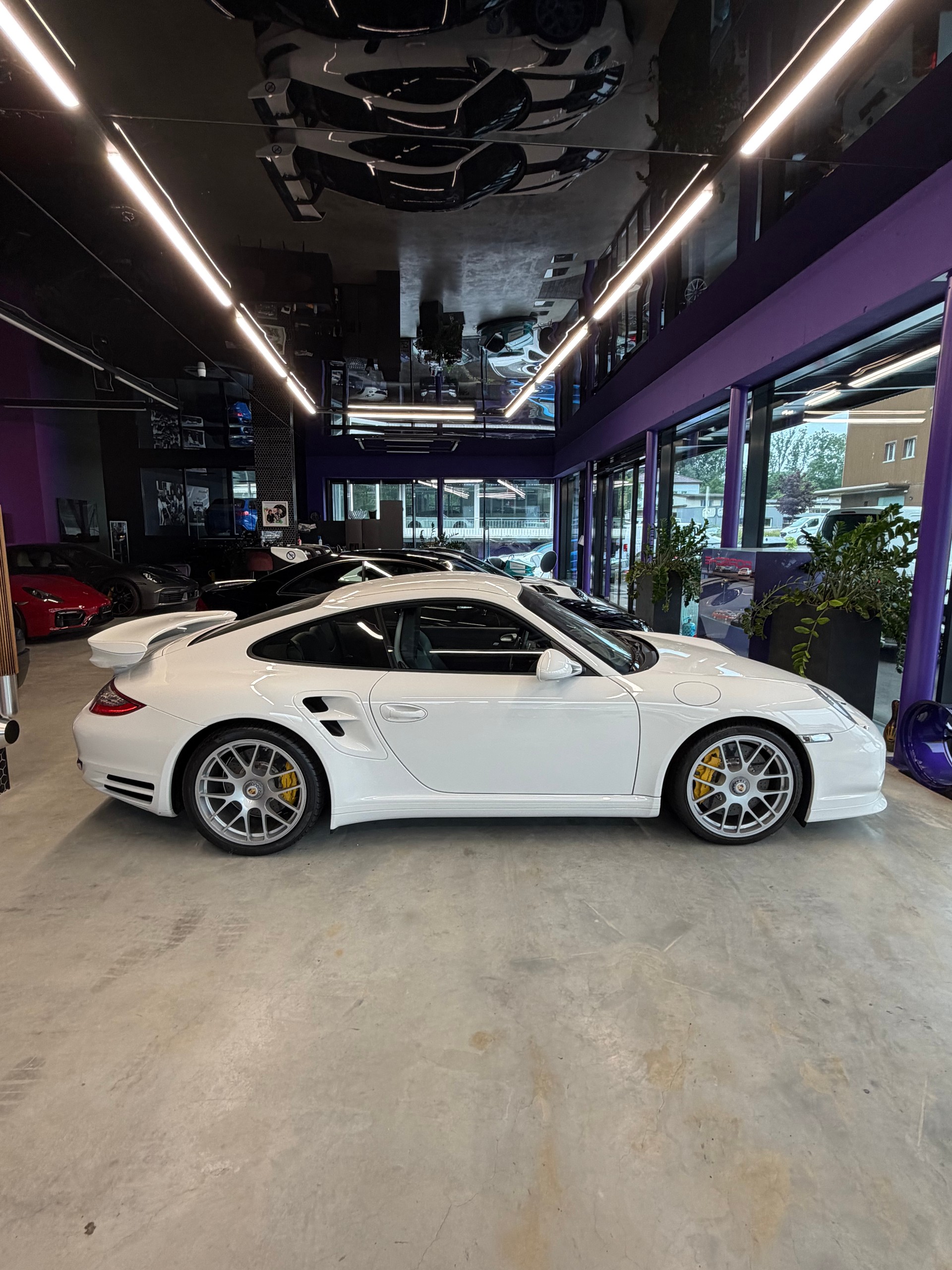 PORSCHE 911 Turbo S PDK-showroom-element-2