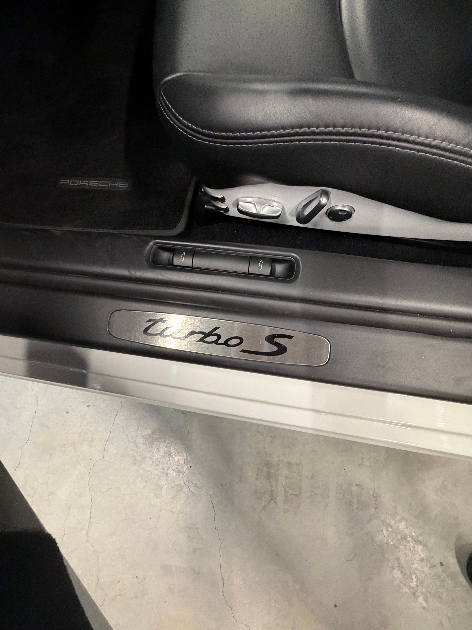 PORSCHE 911 Turbo S PDK-image-10