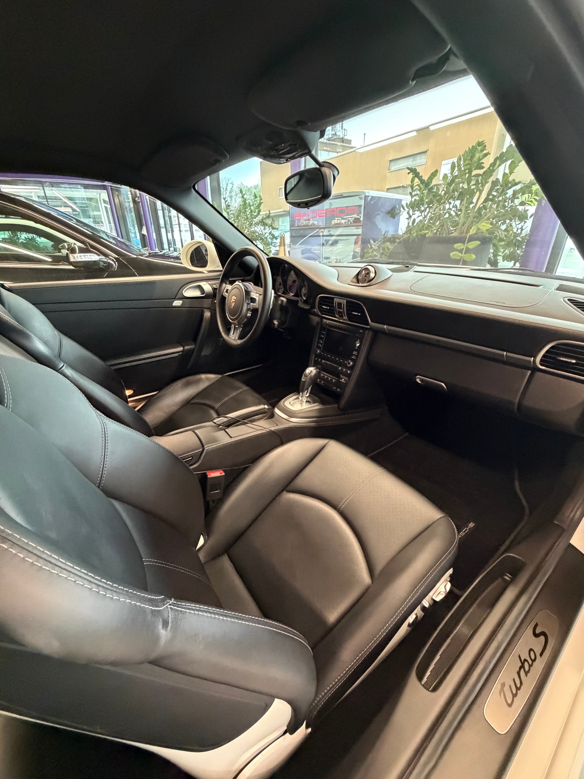 PORSCHE 911 Turbo S PDK-image-12