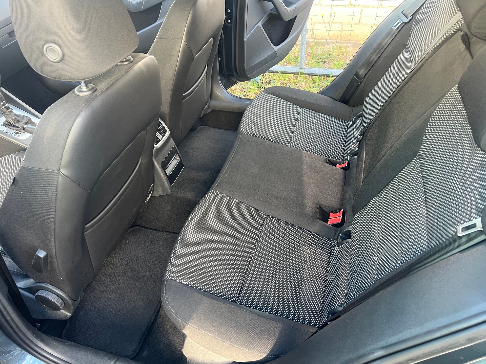 SKODA Octavia Combi 1.6 TDI Style DSG-image-5