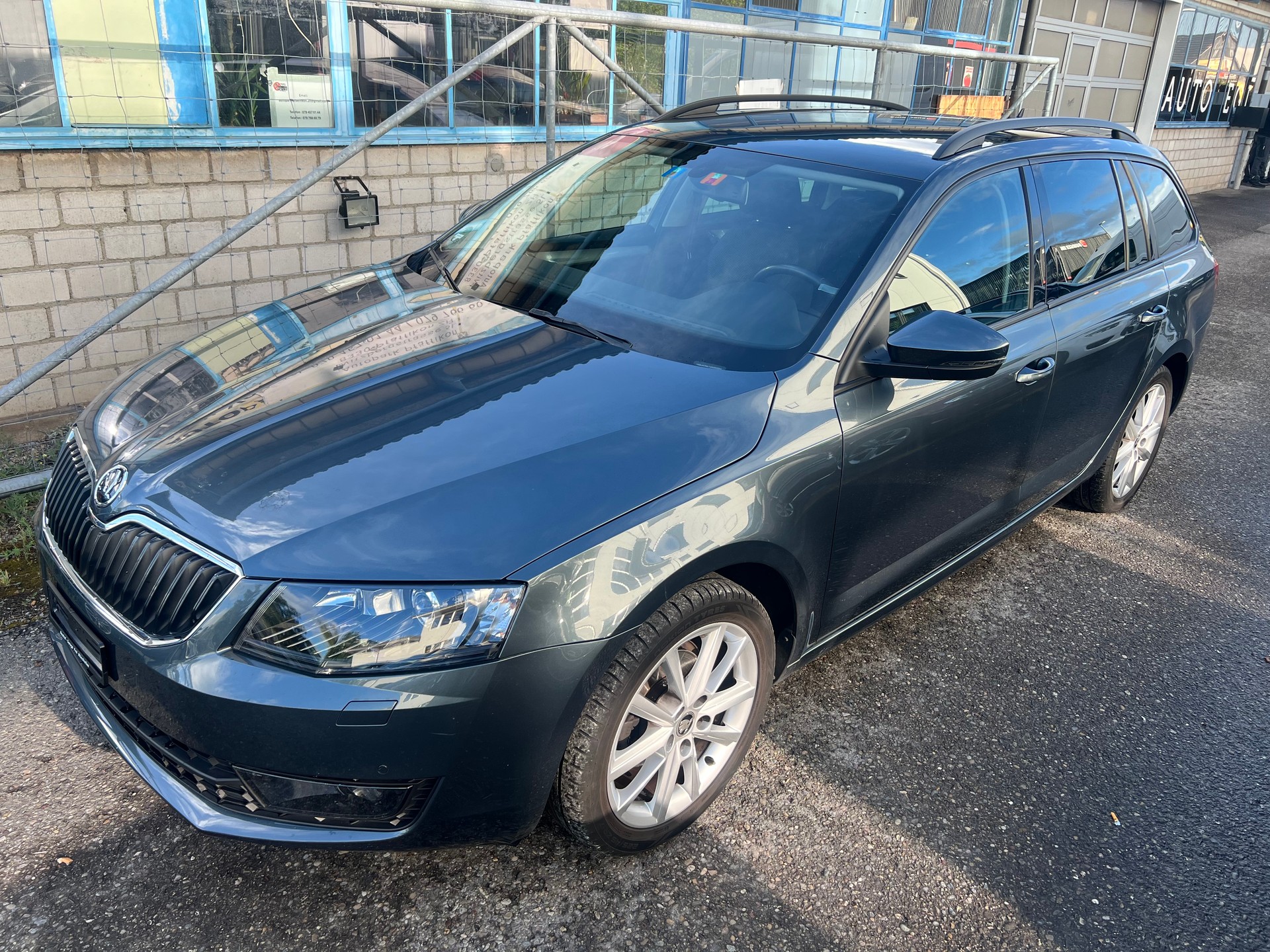 SKODA Octavia Combi 1.6 TDI Style DSG-image-1