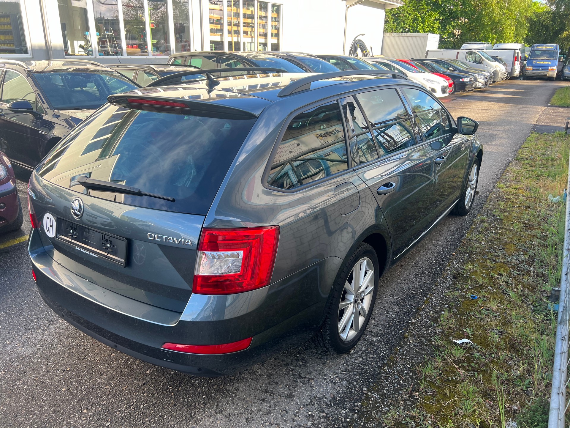 SKODA Octavia Combi 1.6 TDI Style DSG-image-3
