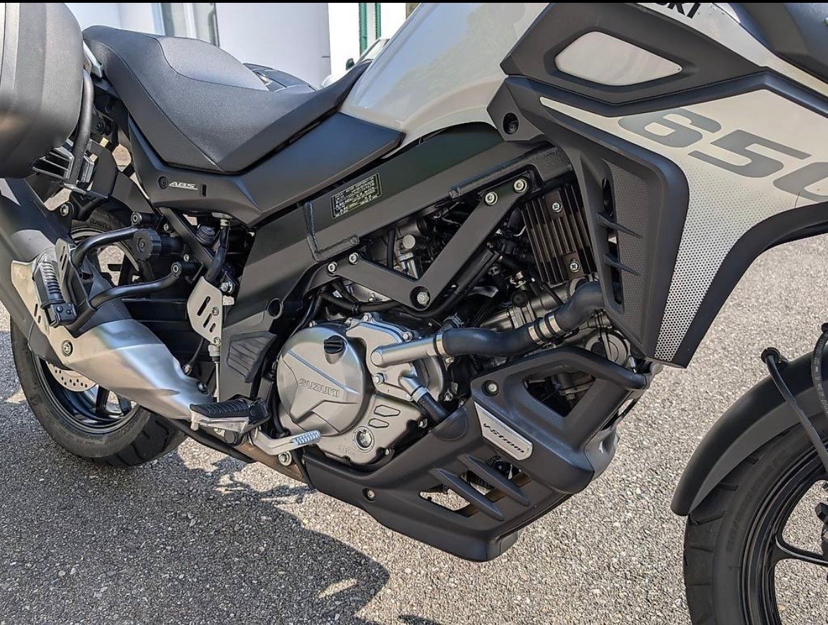 SUZUKI DL 650 ABS L7-image-1