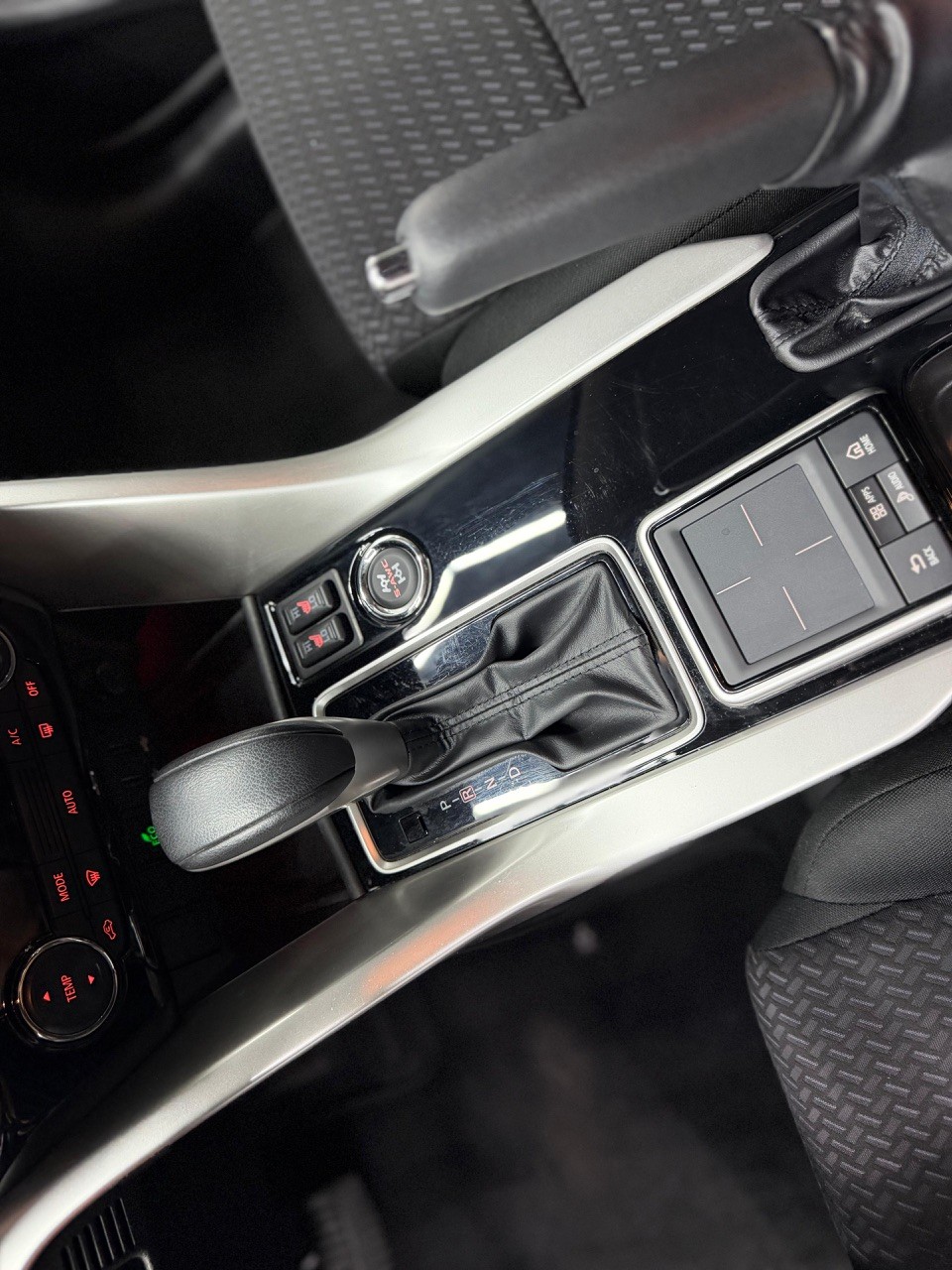 MITSUBISHI Eclipse Cross 1.5 T-Mivec Value 4WD CVT-image-16