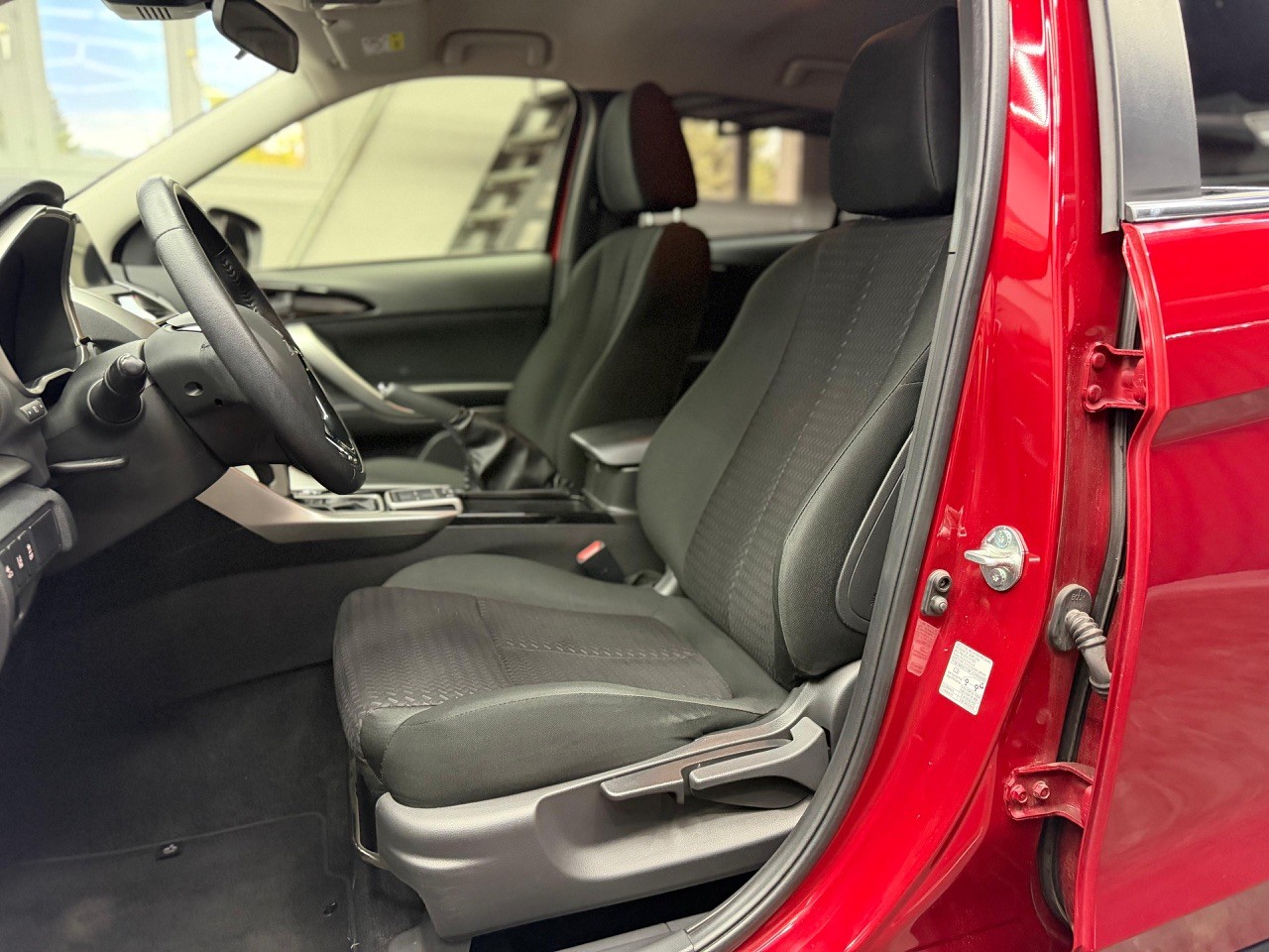MITSUBISHI Eclipse Cross 1.5 T-Mivec Value 4WD CVT-image-17