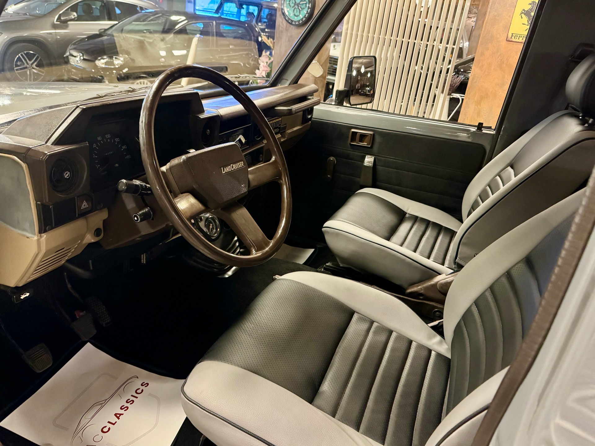 TOYOTA BJ 75 frisch restauriert-image-21