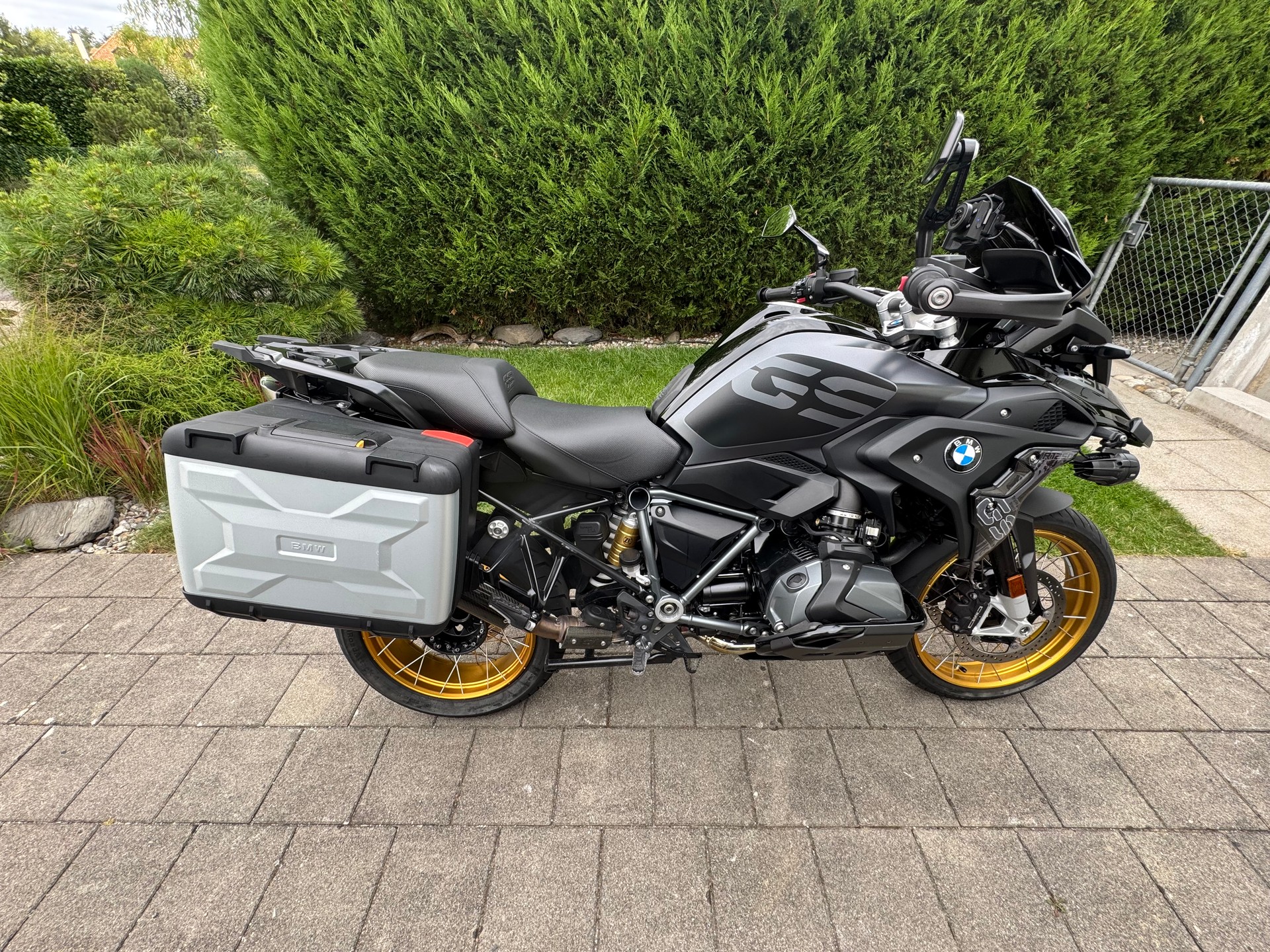 BMW R 1250 GS-image-2
