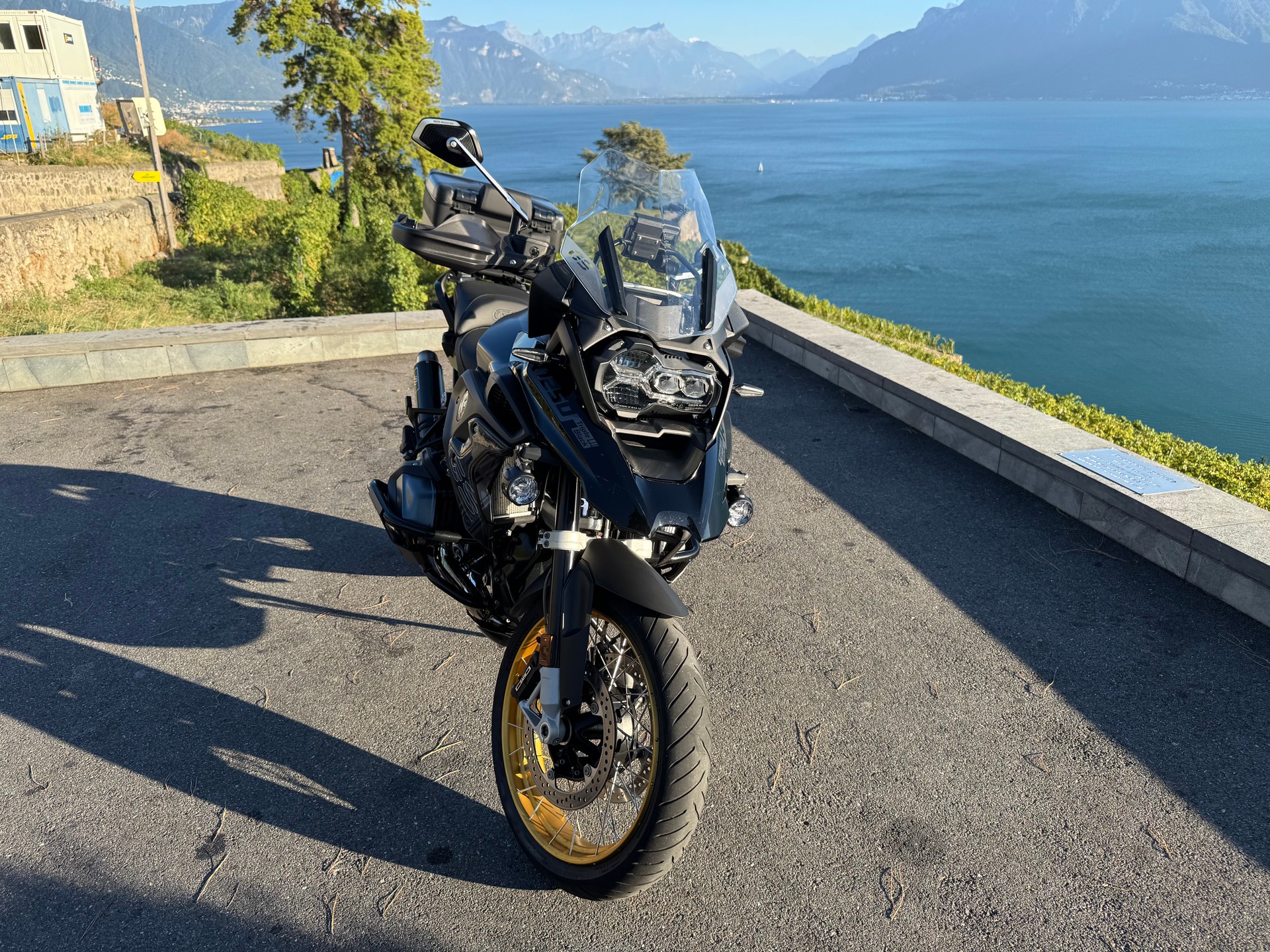 BMW R 1250 GS-image-1