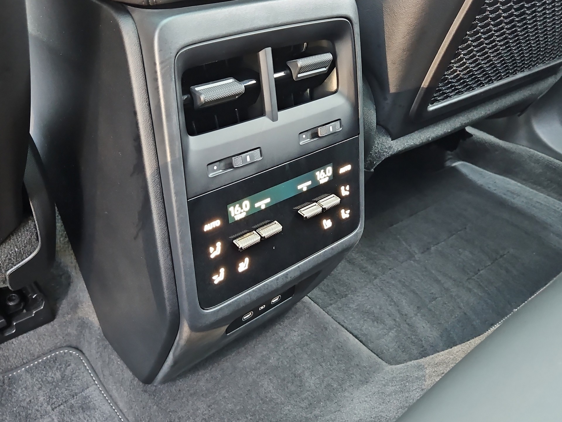 PORSCHE Macan Turbo 100kWh - 518km WLTP-image-16