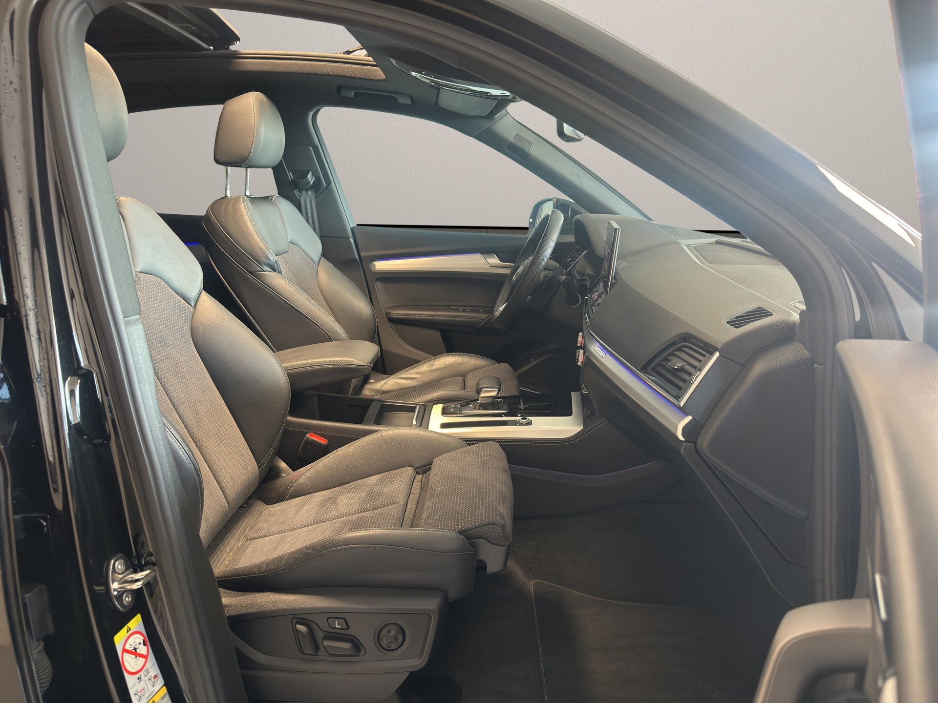 AUDI Q5 Sportback 40 TFSI S line quattro S-tronic-image-10