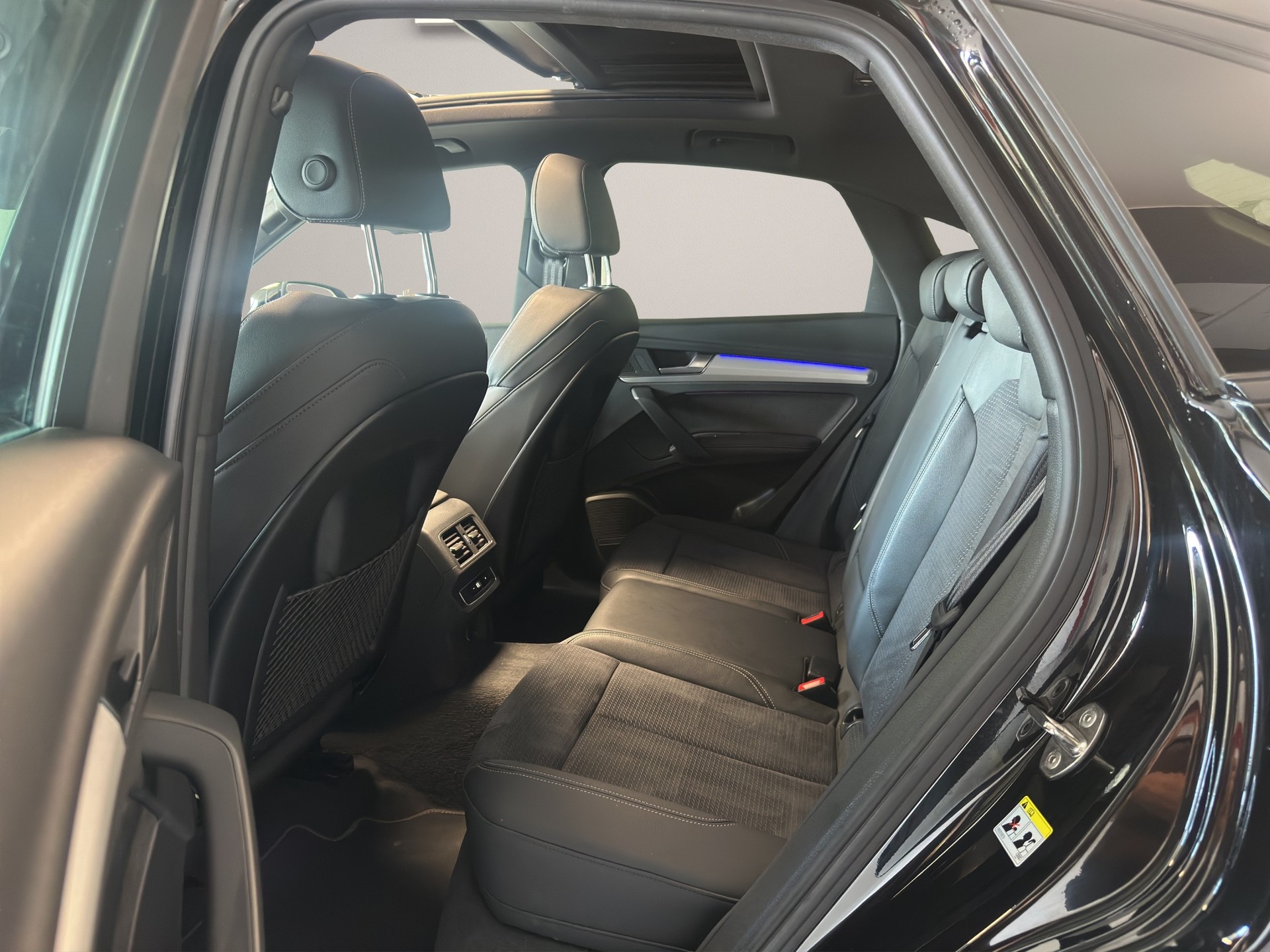 AUDI Q5 Sportback 40 TFSI S line quattro S-tronic-image-11