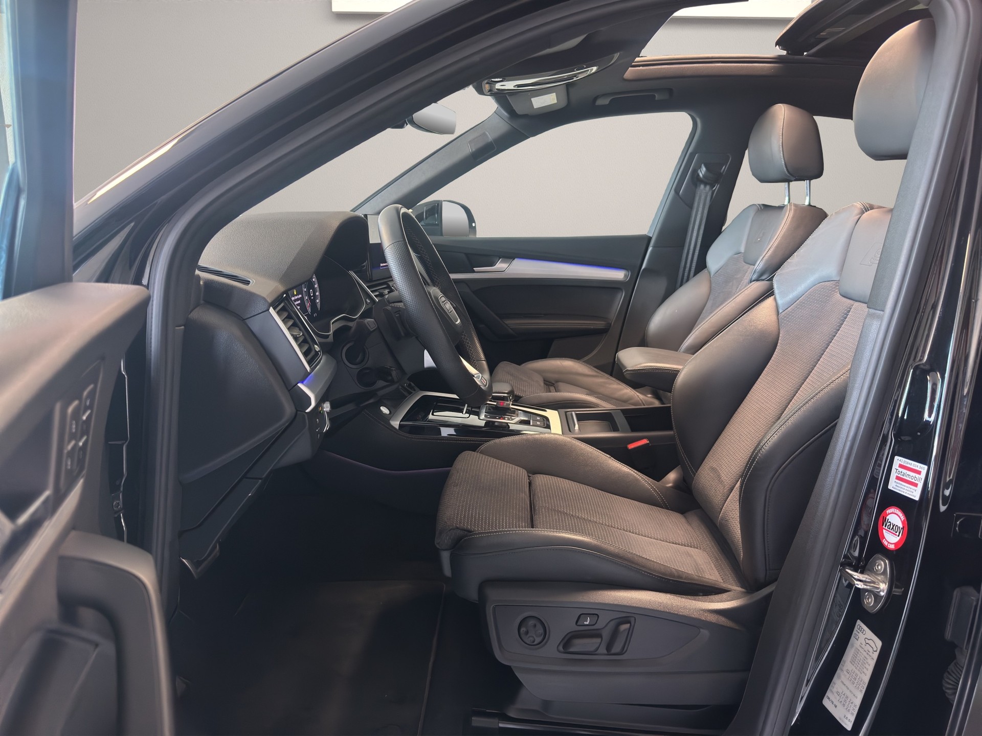 AUDI Q5 Sportback 40 TFSI S line quattro S-tronic-image-8